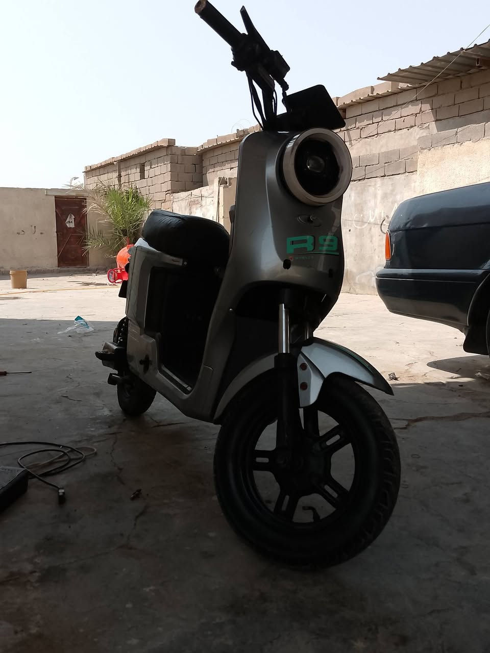 R9 • جديد • بطاريات