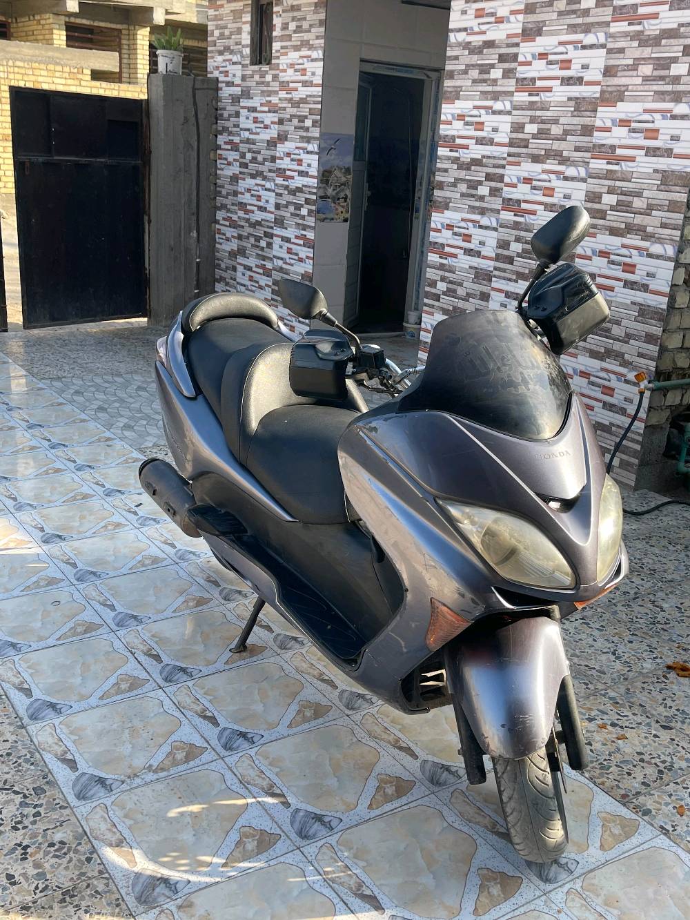 فورزه 08 عميه 
كهربائيات   كفاله عامه كله شغاله
 لون فيلي 
دراجه ولا غلطه 
 محرك. 250cc 
سعره750 
رقم ***********