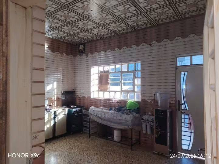 عرض جديد لدينه بيت للبيع قوسيات حي اليمان 
نقطة دالة مولدت اليمان  

المساحه 180متر

خدمات ماء كهرب تبليط 

يتكون من غرفتين نوم وهول

 واستقبال وصحيات 

سند زراعي 25

السعر 62وبي مجال 

للااستفسار اتصال 
***********

***********

نص مكتوب في الصور:
- HONOR X9c 24/09/2026 16:10
- HONOR X9c 24/09/2026 16:12
- HONOR X9c
- 24/09/2026 16:12