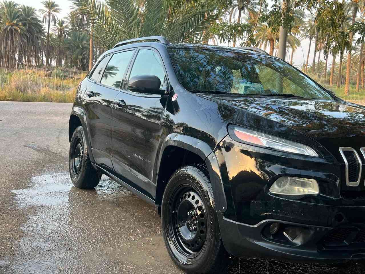جيب شيروكي بزون تريل هوك موديل 2018 اعلى المواصفات السعر 125 وبيه مجال السيارة جاهزة ما بيه نقص 
الرقم / بابل خصوصي 
حجم المحرك /٣٣٠٠
رقم الهاتف ‭***********‬ هاشمية, بابل
