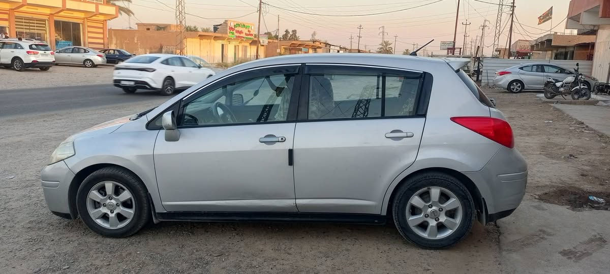 نيسان فيرسا 2008
مواصفات sL
رقم بغداد 

 مشروع وطني باسمي السياره شرط التحويل تريد وكاله 
صدر جديد تخم تاير جديد بطاريه جديده
مري كهرباء 
شاشه اندرويد كاميرا سبايدر جديد 
كروس سرعه 
شرط كهربائيات شغاله كلههه ع وضع الشركه داخل وغرفه السياره شرط البطاين وكل الغرفه جديده 
محرك مكفول 
تبريد شغال منضومه جديده 
حادثهه جاملغ وبنيد شرط بدون لغد وشاصي وبدون ايرباك وانضربت بالجاملغ الخلفي ضربت بايسكل بدون دواخل 
الايرباكات كلهه سليمه 
مكان صلاح الدين بلد 
***********
اليريد يجي يشوف ويتدلل
