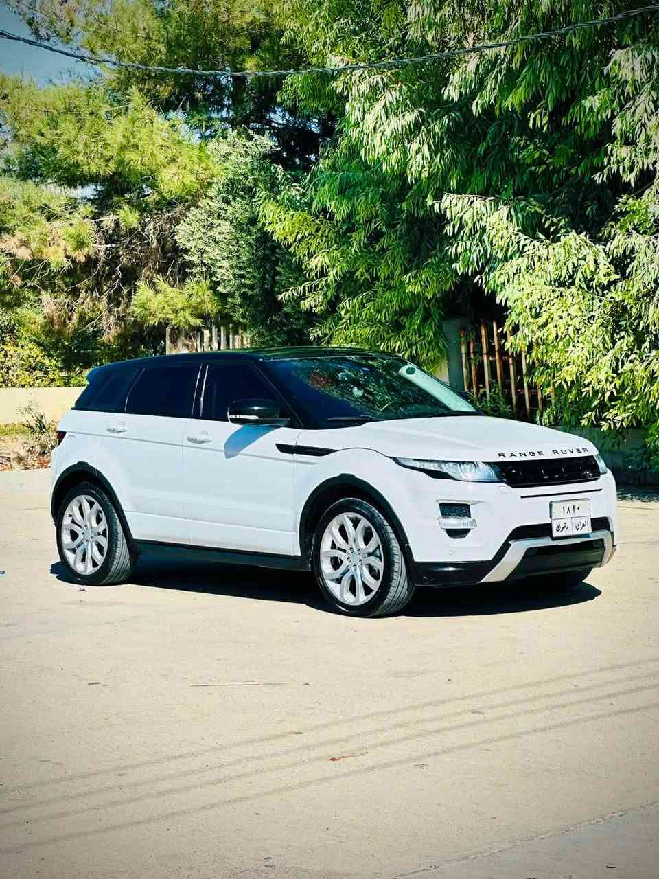 للبيع رنج روفر إيفوك 2013 🔥
Range Rover Evoque  v4 2.0 Turbo AWD
الموديل: 2013
خليجي زيرو ارببل شركة سردار (ضمان دولي) 2 سويج بصمة بلادي موجود
سيارة كفالة عامة دعامية ل دعامية ب شرط
اللون: أبيض بسقف أسود
المحرك: 2.0 تيربو بنزين
سعر : 125$ ورقة
الدفع: رباعي دائم (AWD) بها 12 ايرباك
المواصفات: (سقف بانوراما كامل ، صندوق شفت، داخلية جلد احمر و اسود فاخر ، تشغيل بصمة ودخول ذكي 4 ابواب بصمة ، كاميرا خلفية ، حساسات أمامية وخلفية ، شاشة معلومات وترفيه ، بلوتوث + USB + AUX ، أنوار زينون مع LED ، مثبت سرعة ، مكيف أوتوماتيك ثنائي التحكم ، نظام Terrain Response ، تحكم كامل من المقود ، جنوط رياضية حجم 20 ، فرامل إلكترونية (EPB) مع Auto Hold ، ABS وESP ووسائد هوائية متعددة … الخ أربيل, العراق
