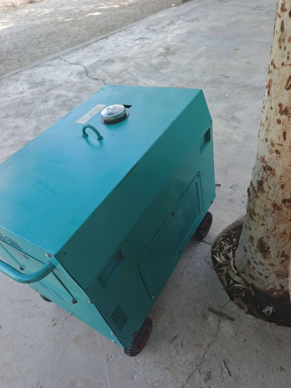 مۆلیدە بۆ فرۆشتن گازە 30 ئەمپێرە زۆر خاوێنە  لەسەر بیلادی ماوەتۆ بەشەرتی دەی فرۆشم سعری 600هەزارە ***********

