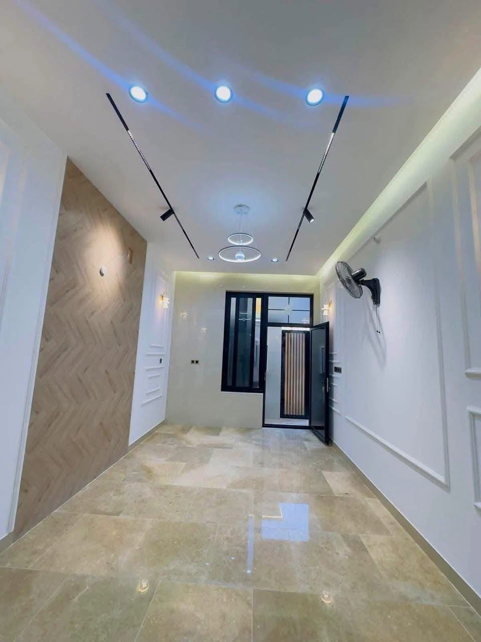 دار للبيع بالنجف حي السلام يم مستوصف الصحي السلام قرب أربع شوارع
🏠 أو المراوس | فرصة مميزة

📍 النجف الأشرف – حي السلام

🔹 المساحة: 100 م²
🔹 البناء: طابقين
🔹 عدد غرف النوم: 3 غرف

💰 السعر: 285  مليون

📞 للاستفسار والتفاصيل:
📲 واتساب / اتصال:
***********
***********

📩 أو مراسلتنا دايركت

✨ موقع مميز وفرصة مناسبة للسكن أو الاستثمار

.
.
.
.
.
.
.
#اكسبلورر #فولو
