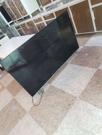 بلازما • ٧٥بوصة • شاشة مكسورة