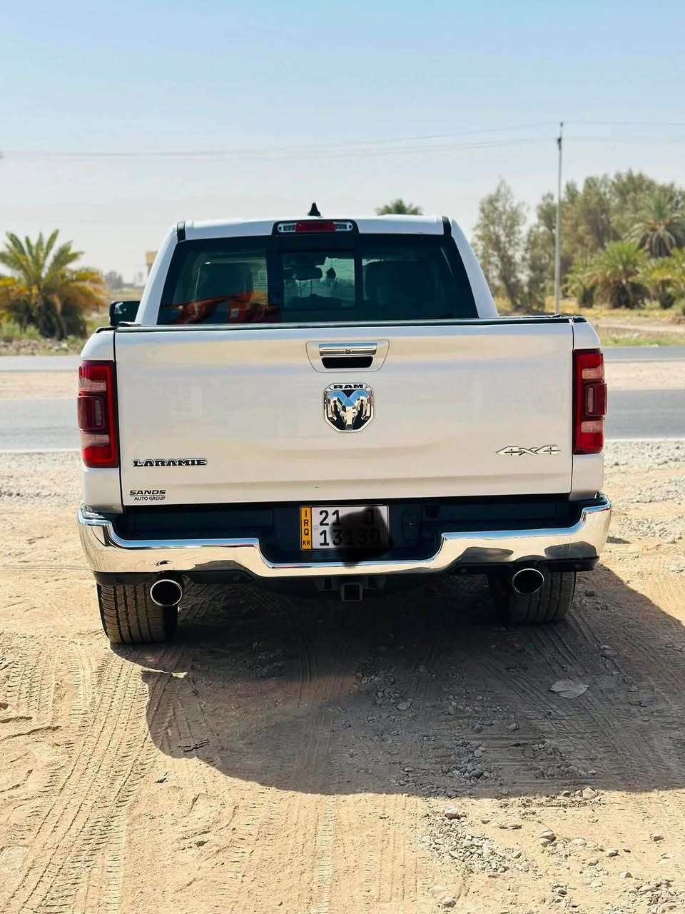 للبيع رام 1500 لارامي – موديل 2020 🔥🚘
🔹 الفئة: Laramie
🔹 المحرك: HEMI 5.7 V8
🔹 الممشى: 165,000 كم
🔹 الرقم: سليمانية – بسمي
🔹 الموقع: بغداد

✨ المواصفات:
• رادار خلفي
• حساسات أمامية
• كشنات جلد كهرباء
• كشنات تدفئة وتبريد
• ستيرن تدفئة
• مرايات شفط
• السيارة مرفوعة نجين ونص. 
باب طويل بدي قصير المرغوب
⚠️ ملاحظة: السيارة بيها حادث، والحادث موضح بالصور، 

📞 للتواصل:***********
🌹
