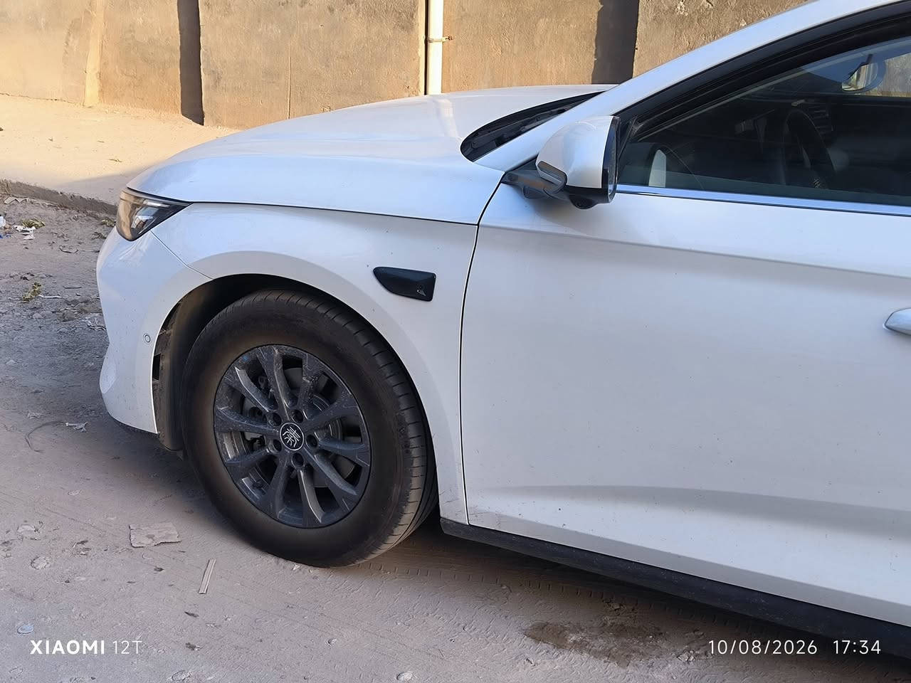 السلام عليكم ورحمة الله
للبيع byd qin L 2025 DM-I ( قمارة حديد + 13 كاميرا محيطية )

لون ابيض 
مكان السيارة بابل الحلة 

رقم بغداد عداد كيلو متر كلي 5800 بانزين فقط 1500 

مواصفاتها معروفة اهمها  : ركن تلقائي وقيادة ذاتية ومثبت سرعة تفاعلي ٫ اوتو هولد ٫ داخل جلد اوف وايت ٫ شاشة كبيرة ٫ نقطة عمياء  ورادار تفاعلي ( رؤية 360 درجة 3D )وبعد هواي مواصفات 

السيارة جديدة وعلى ايدي استعمال خفيف جدا 

اول ما اخذتها بدلتها دهن اصلي لان تجي منقصة 

بيها تفاصيل رصعات خفيفة موضحة بالفديو 

السعر : 25٫000٫000 دينار عراقي 

تفاصيل اكثر تواصل على هذا الرقم ***********

واتساب فقط .
