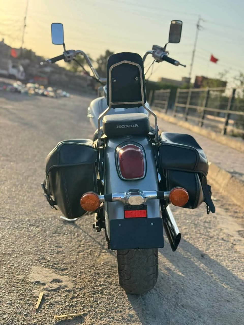 يا الله
هارلي شادو 400✅
طالعه من معرض كلشي وكلاشي مديل 2004
كفاله عامه مكينه كير كهربائيات من كلشي على وضع الشركه 
ملاحضه : بدون مرايات و جنط 
الرقم : ***********
العنوان : بغداد حي القاهرة
