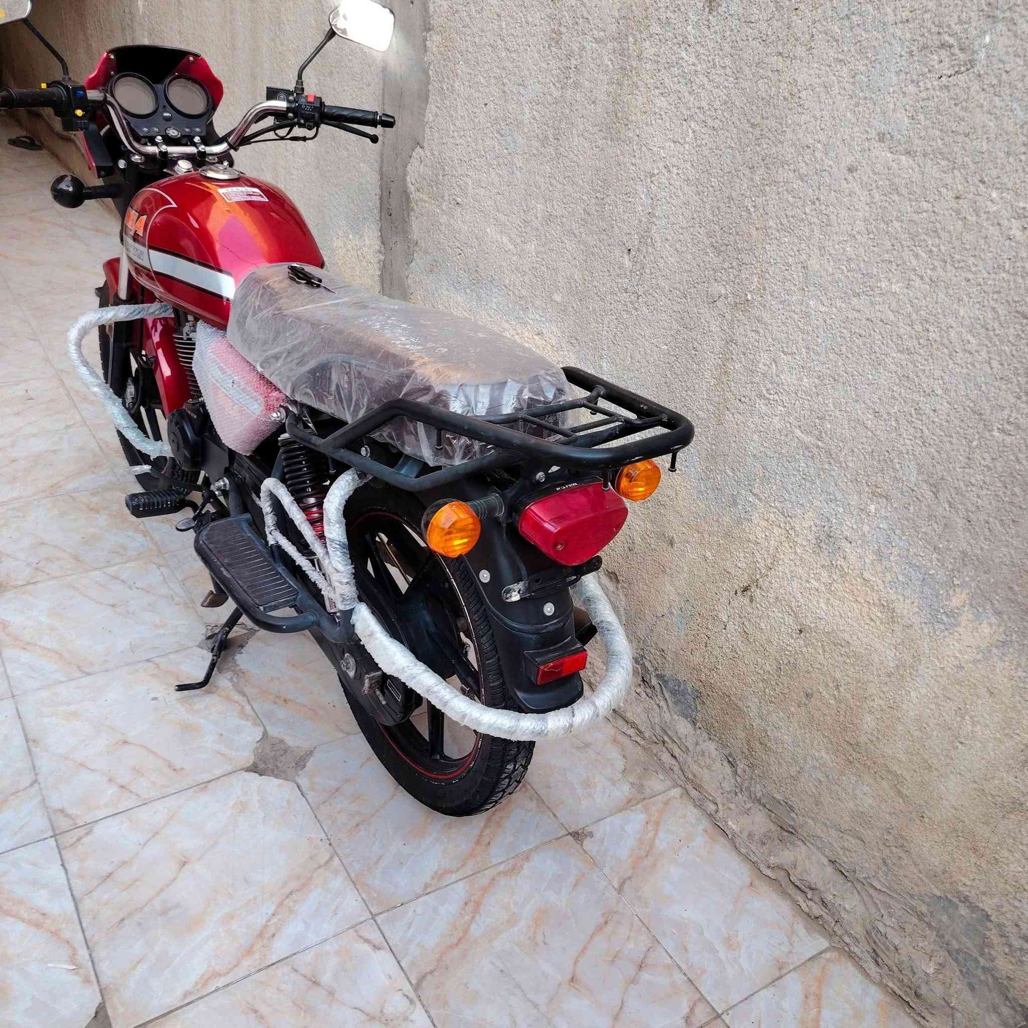يا الله السلام عليكم لبيع
دايون موديل 25 طالع 26
مكينه 200cc كتابه حمره 
الخمس نجوم لخمس ريش 
دشبول إلكتروني  ماشيه 
3000وكسورر السعر 1600وبيه مجال 
بابل  شارع 80 «»«»  ***********
***********
