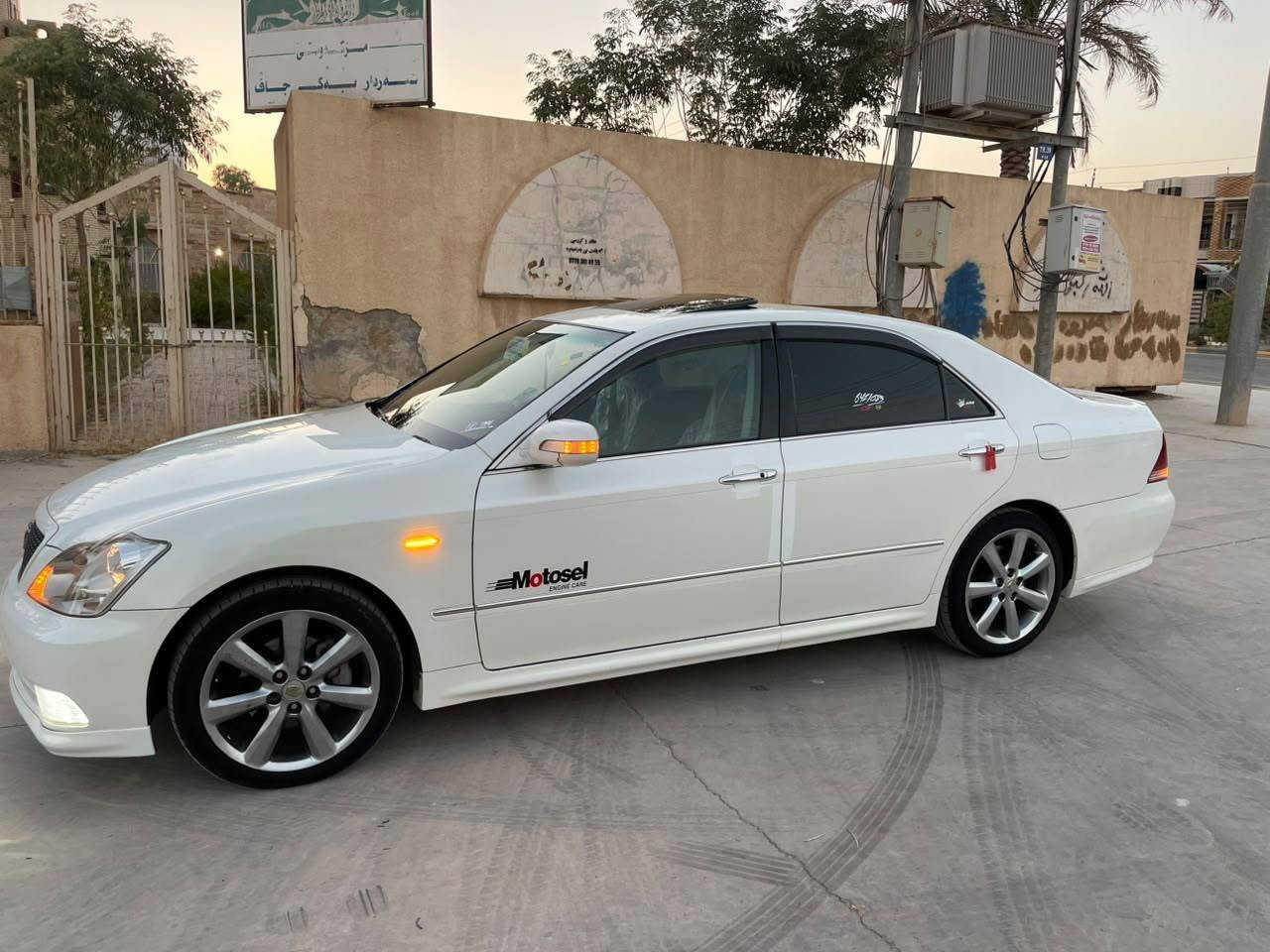 شاینە 2005 182   بڕاوە  فول سڵایت جلد هیتەر  ساج سور ئاوێنە ئیشارەت 5 بەسمە کامێرا نمونە لەجوانی لۆک
چاڵو شوخت  هیچ  هیچی نیە سفر
بەشەرتی گێرو مەکینە    نمونەیە  لە جوانی ماشاللە سەیارەی  ماڵە  وەکو ساق  جوانە سەیارەکە 
کامل مەسرف کراوە    لید بلاجکتۆر زینۆن ڕۆنی گێرو مەکینە گۆڕاوە
تەبرید ساردو گەرم بەشەرت لەر  سویچ
چوار تایەو ویلی  بریجستۆنی  لۆکی  لە ژێرە
کەڤەر شاسی و  قرچ دەعمو لێدران بەشەرت
کۆدی  نیە  لەکەلار ***********
تکایە  گەر موشتری  نیت  کاتی خۆتو ئێمەش مەگرە لەگەڵ  ڕێزم
55 ماعاملەیە کەم

نص مكتوب في الصور:
- Kareze car
- @kareze_
- ى كاريزه