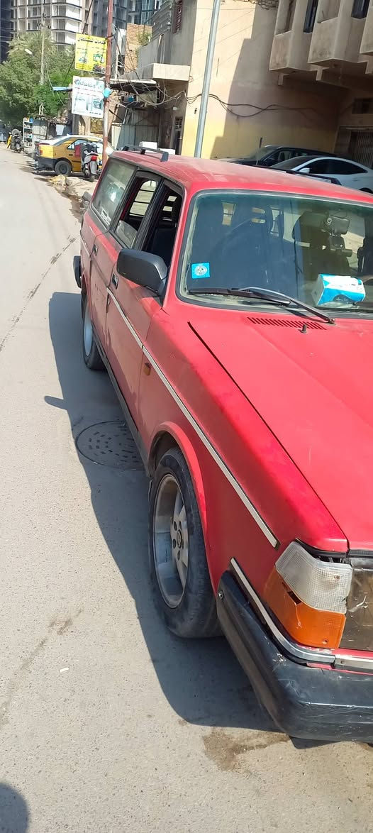 السلام عليكم  فالفو موديل ٩١ باسمي جفتته قبل شهر وهسه انكطع قايش الداينمو ويمكن صار بيه كازكيت سعرها نهاىي ٢٥ ورقه بدون عمله مكان السيارة الوشاش  ***********
