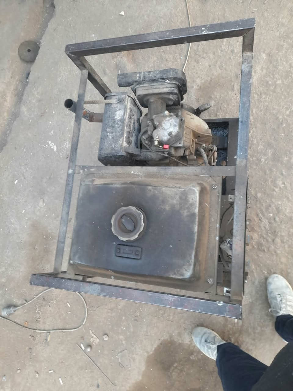 السلام عليكم اخوان مولده كامه للبيع شغل محرك ما مفتوح كهرباء فول السعر 300وبي مجال شي قليل مكان واحد حزيران قرب الحصو والرمل الرقم ***********
