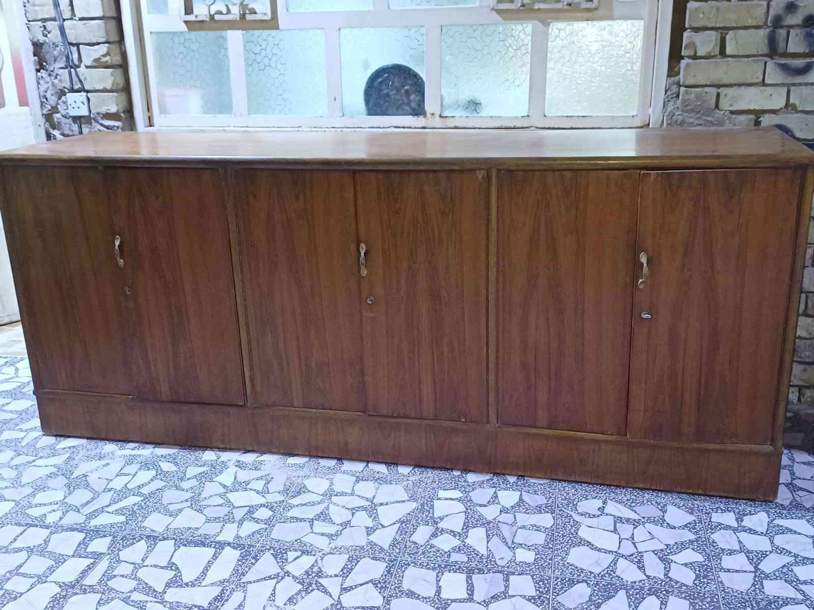 اثاث للبيع كلمن وسعره وبيه مجال مكاني شهداء العبيدي للاستفسار الاتصال ***********
