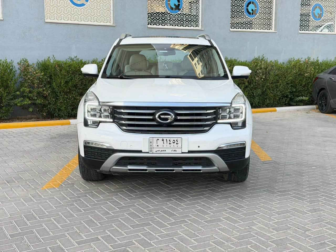 السلام عليكم 
جاك GS8 
موديل 2020 
ماشيه 100 الف 
مكفوله من الصبغ والضربه سياره جاهزه بدون نقص 7 راكب عائليه 
مواصفات فووووول 
بصمه 
شاشه 
كأمره 
تحكم ستيرن 
بانوراما 
ثلاث قطع تبريد 
كامرات 360 درجه 
محرك 2000 تيربو 
مكانها بغداد حي الجهاد 
السعر 125 
للاستفسار 
***********
