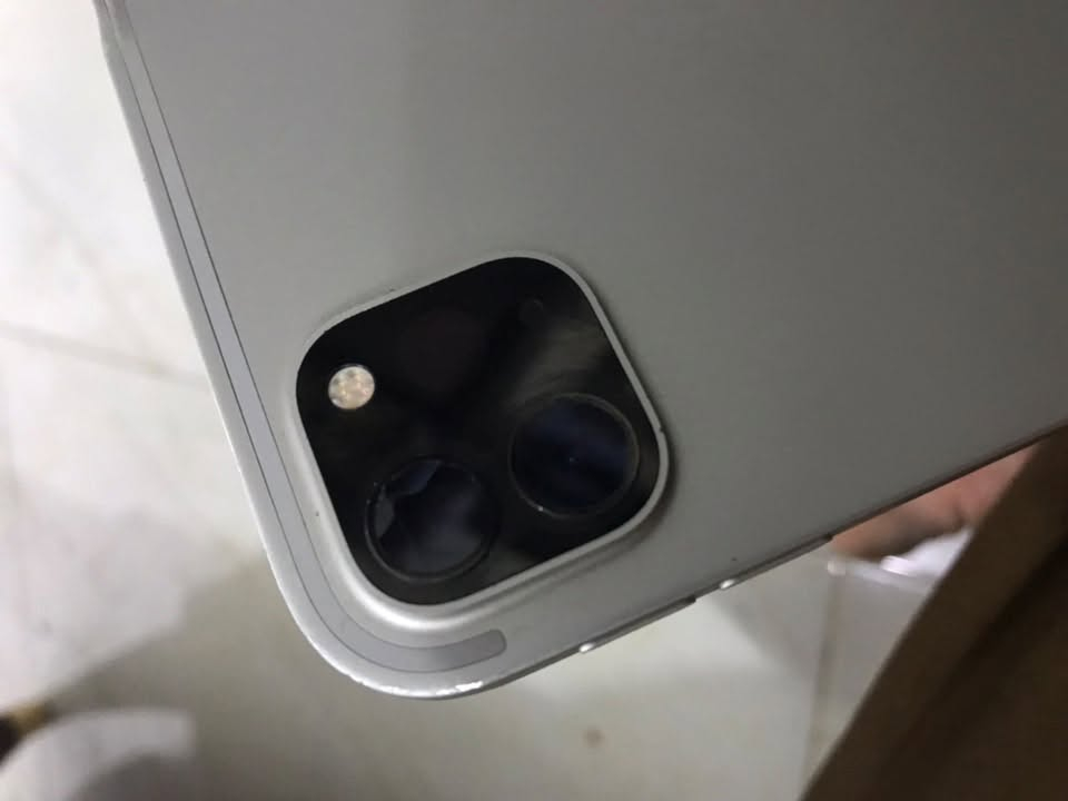 IPAD 11 PRO  الجيل الثالث🔥
النضيف وصل فقط بي فطر صغير بالكامره مامبين ولامأثر  نضافه ٩٥٪؜ بطاريه ثمانينات جهاز مال بيت  ذاكره ١٢٨ مع كفر وشاحنه بدون كرتون بسعر  مناسب ٥٠٠ وبي مجال بسيط 

 متوفر توصيل  

واتساب ***********  او علق وادخلك
