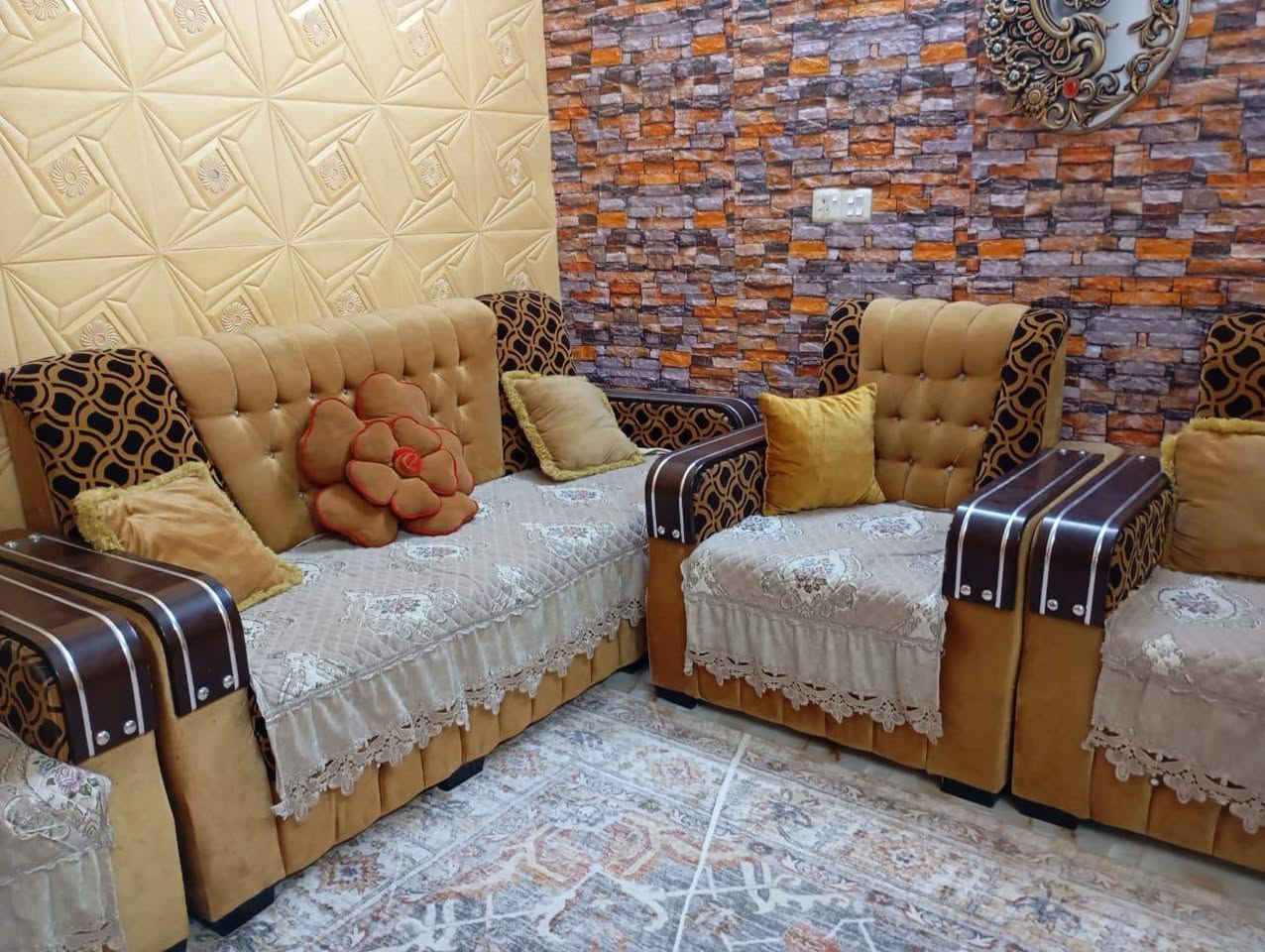 السلام عليكم 
تخم كرويتات للبيع 
ابو 10 مقاعد 
نظيف وجديد 
السعر 275 الف 
***********
