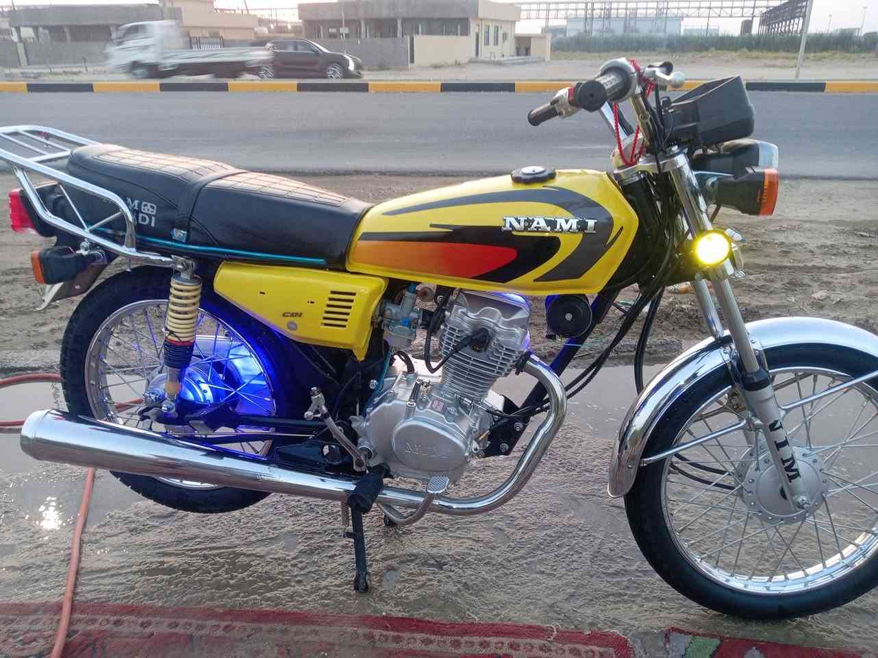 دراجه اربعه البيع
سعر 750 بيه مجال 

 مديل 26 

***********

دراجه وراق
