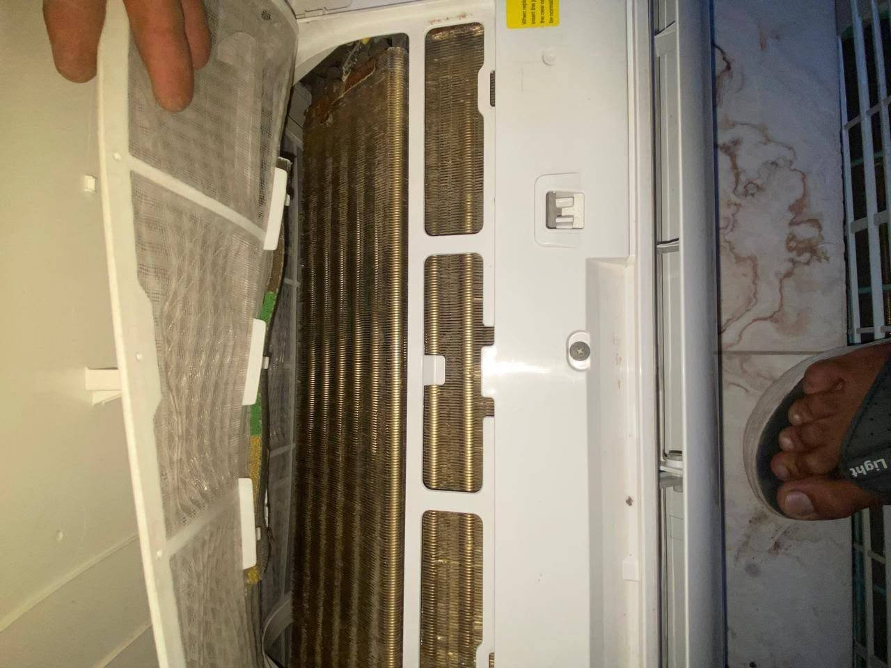 السلام عليكم عندي قطعتين داخليات وحده طن ونص والثانيه طنين شرط الشغل بدون ليك بدون تصليح مكاني البصرة الزبير
***********
