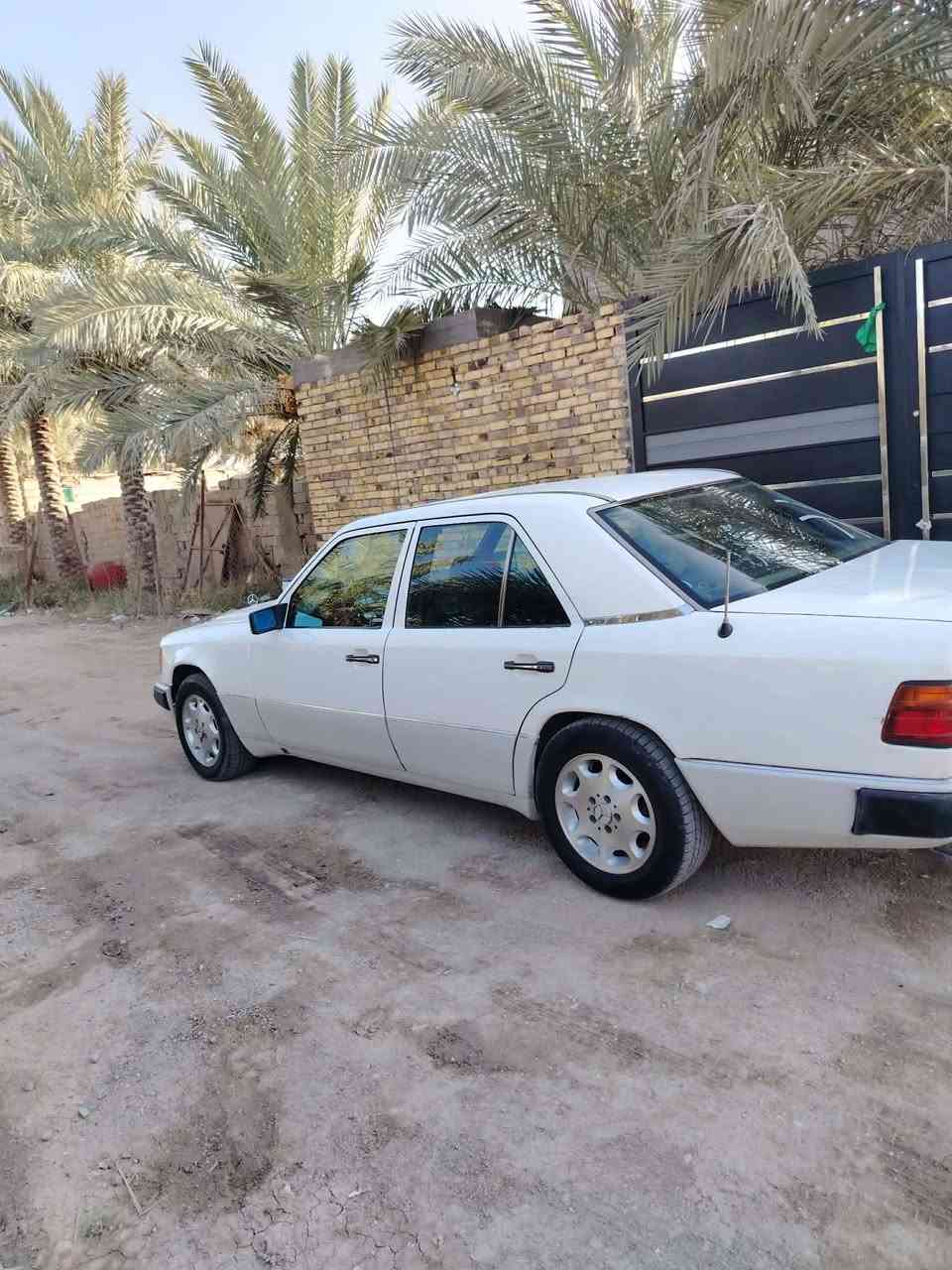 سلام عليكم مرسيدس بلادي للبيع
مكفلوه من كلشي عده صبغه جماليه
فول سياره 
تبريد خير من الله 
حداديه 80%
 
تخم تايرات جديد 
غرفه 70%
سياره بل حقيقه احله من صور
سياره متعوب عليه
كهربائيات  كله شغاله
سياره ما ناقصه شي 
سعره 68 وبيه مجال بسيط وهاذه مو سعره الله شاهد لو ما ما متوازي عله بيعته ما بيع بهيج سعر 
العنوان بابل الكفل 
تفاصيل أكثر تصل عل رقم 
***********
