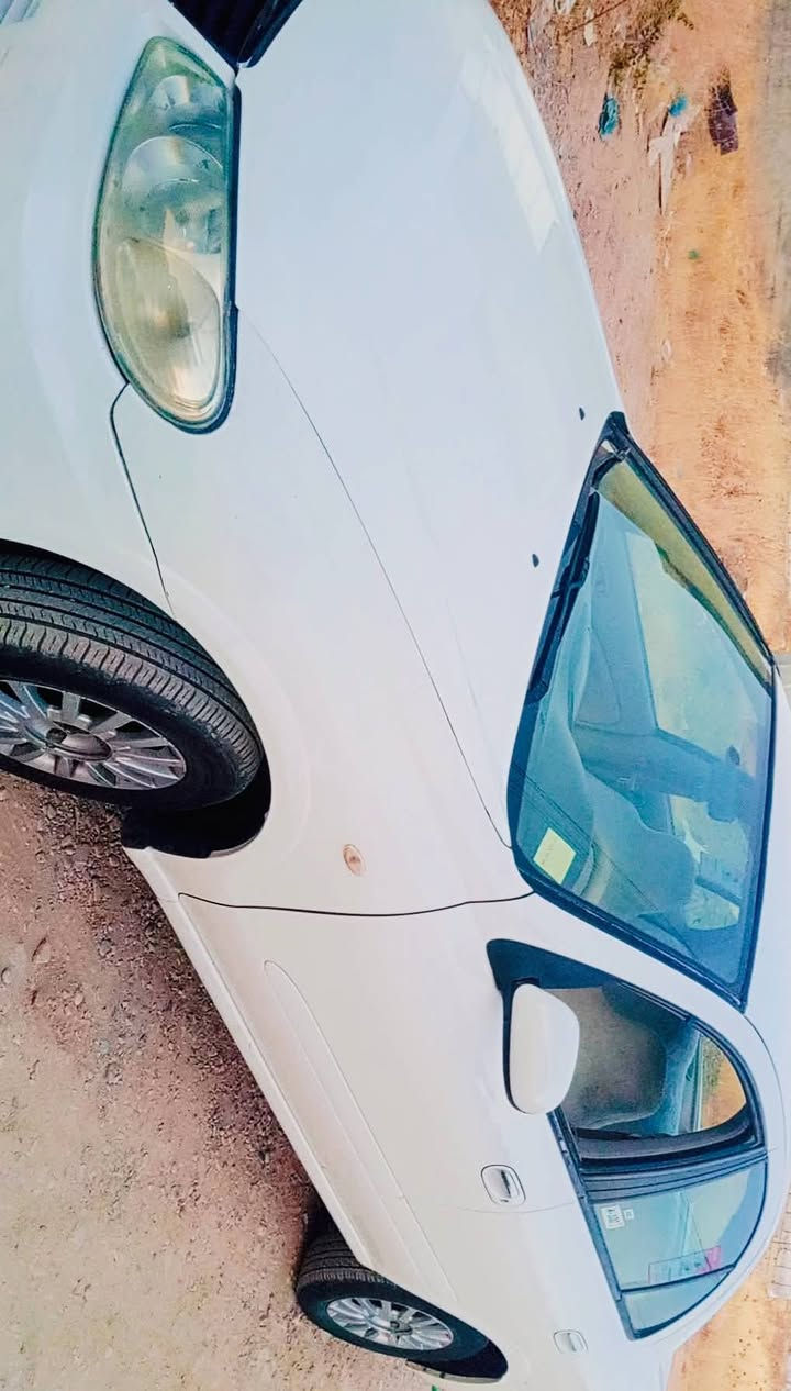 نیسان سەنی ٢٠١٠ سپی بەفری تۆماتیکو چوارجام کارەبا سەنەوی بەسەر چووە بە شەرتی تەحویلو غەرامە گێڕو مەکینە بە شەرت بۆياخ دوپارچەو پەڵەیەک قرچێکی بەسیتی هەیە سۆنەریم دانوە.. سیعری٩١گوڵاو معامەلە *********** السليمانية, العراق
