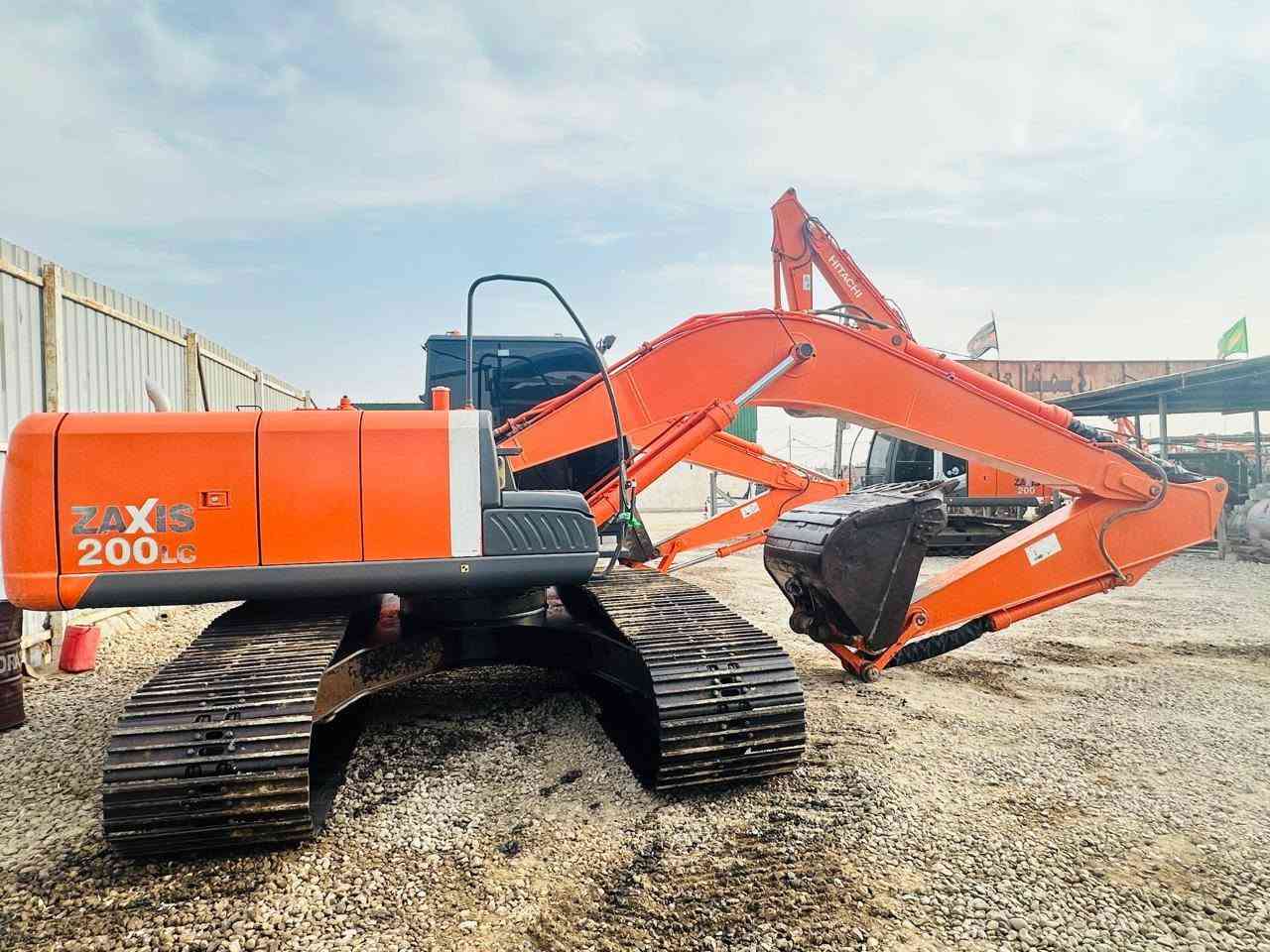 بسم الله الرحمن الرحيم

يوجد لدى معرض الحجاري لبيع وشراء الآليات الثقيله  

 #HITACHl_ZAXIS_z3_200LC 
هيتاشي_زت٣ 

للبيع #جديد ومكفول  ✅

دخول جديد new ✅

نضافه فووول ✅🇯🇵

وارد اليابان 🇯🇵

كفاله عامه 🎌✅

عدد ساعات العمل (8الف)✅

الموديل:2010 💯

العنوان :بابل الشوملي حي الصناعي
اللاستفسار 
سيد عماد الحجاري ***********
