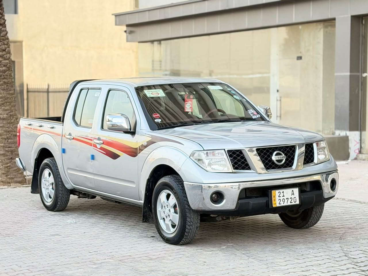 سلام و عليكم 
نافار موديل 2009  سعودي 

مصفات داخل احمر تبريت ثلج اربعه جامات كهربا  قفل مركزي  شاشه كاميره 

كير عادي كير محرك بشرط لا صرف لا صوت لا بخار 

سنويه جديد رقم دولي  دفتر بنزين موجود 

سياره بي بس بونيت صبخ باقي مكفول بدون دواخل 

سعره 76 بي مجال قليل 
*********** كركوك, العراق
