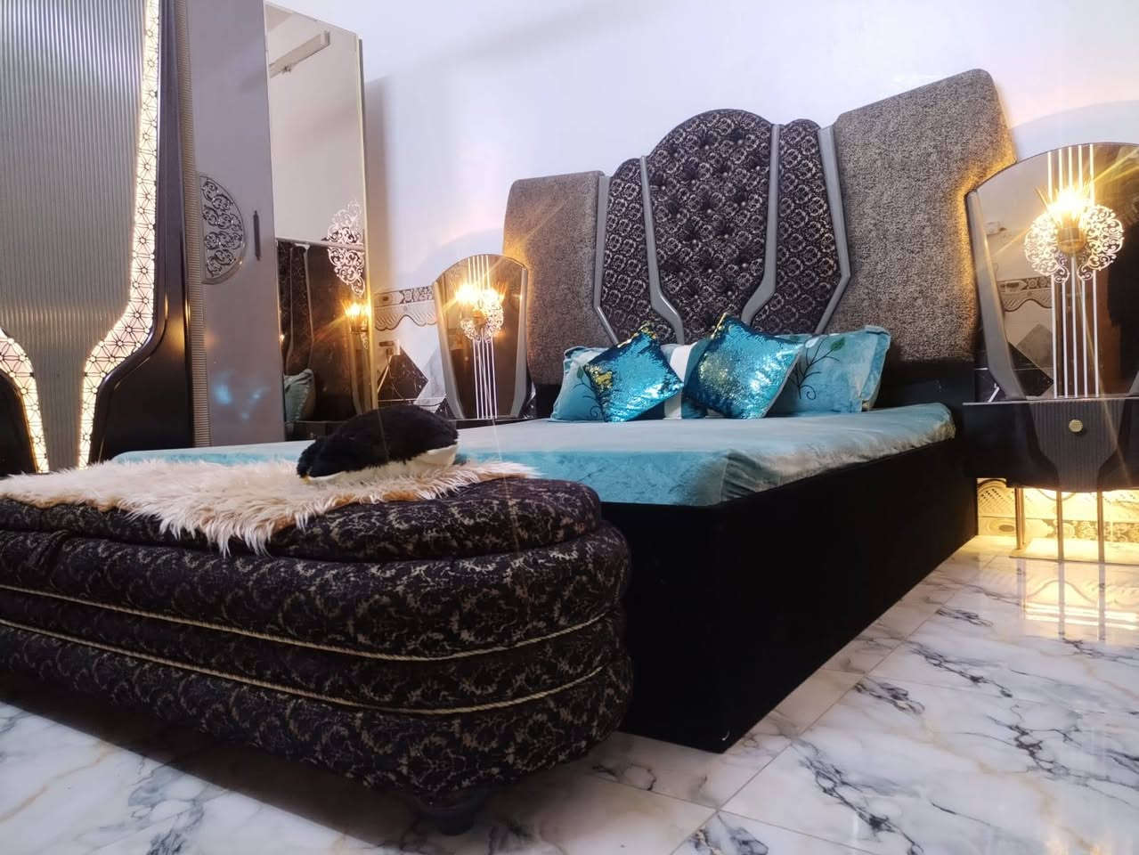غرفة تركية • نظيفة • إنارة كاملة