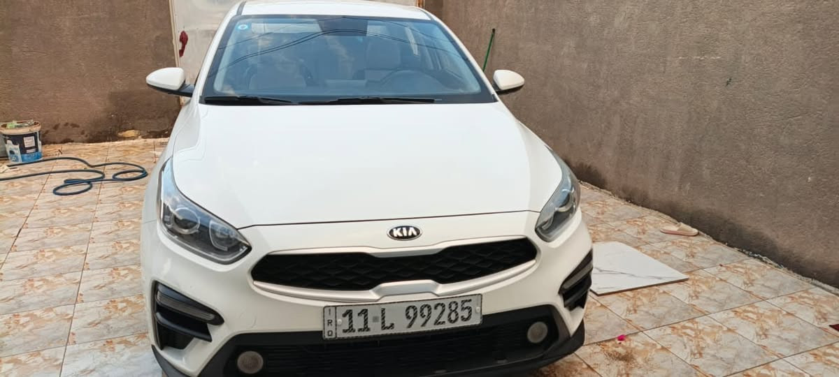 سيراتو موديل 2021رقم بغداد جديد محرك 1600ماشيه 95 حداديه جديده  تخم تاير جديد السياره جاهزه من كلشي كفاله عامه السياره فقط بارد صغير  عدد2رقم الهاتف ***********
العنوان الديوانيه  السعر 155وبيه مجال غير متواجد عل فيس
