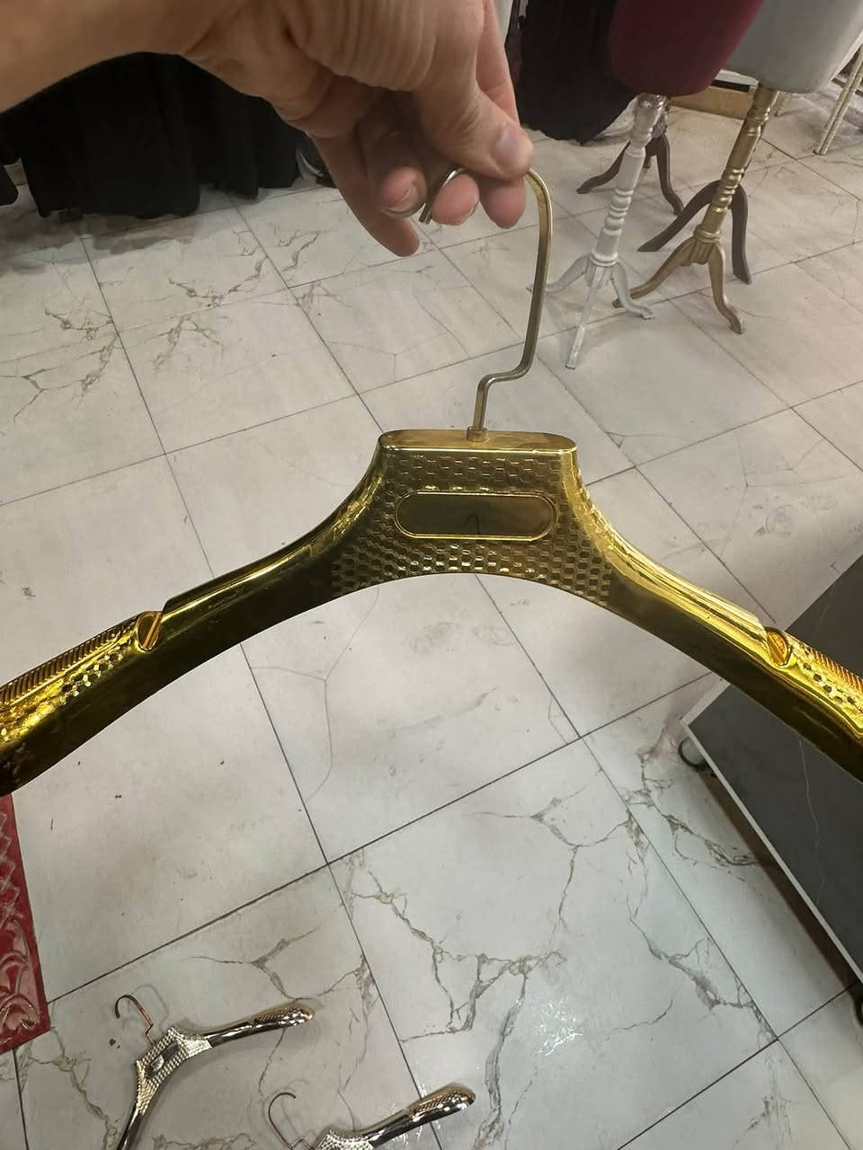 تعاليك ملابس العدد 60 قطعه
السعر  قطعه الف دينار 

الاستفسار ‭***********‬
