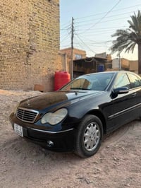 مارسيدس قرش ونص 2003 تخدم تاير حداديه مكينه جديده رقم ميسان راعيه موجو...