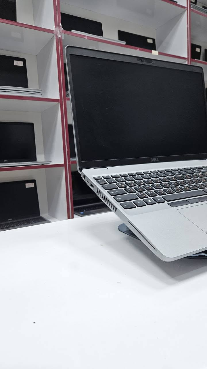 كور i7 10850H • كوادرو P620 ٤GB • ١٦ جيجا رام