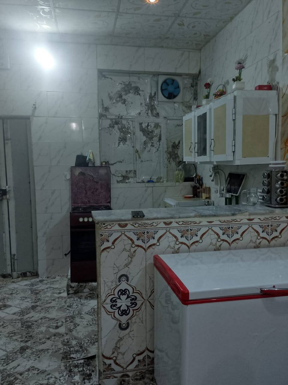 السلام عليكم بيت للبيع ٥٠ م حي النداء خلف مول بغداد منطقة ٥١ عكادة غرفة وصالة ومطبخ وبيتونه السعر ٣٨ مليون 
تفاصيل اكثر خاص او واتساب 
***********
