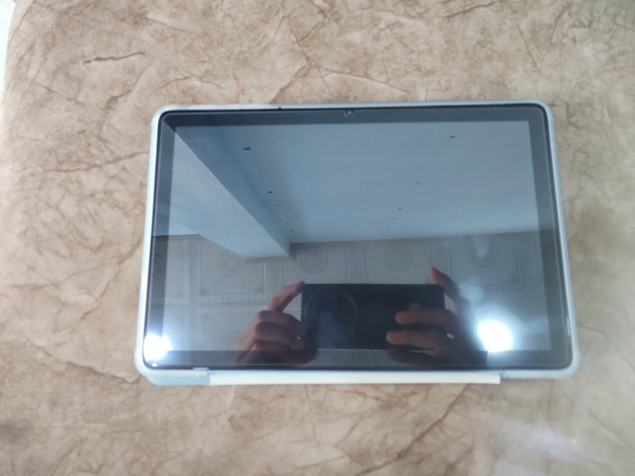 ايباد لل بيع اسمه Tab 60 Pro ما مستخدم بس فاتحينه من الكارتون رقم الموبايل ***********

