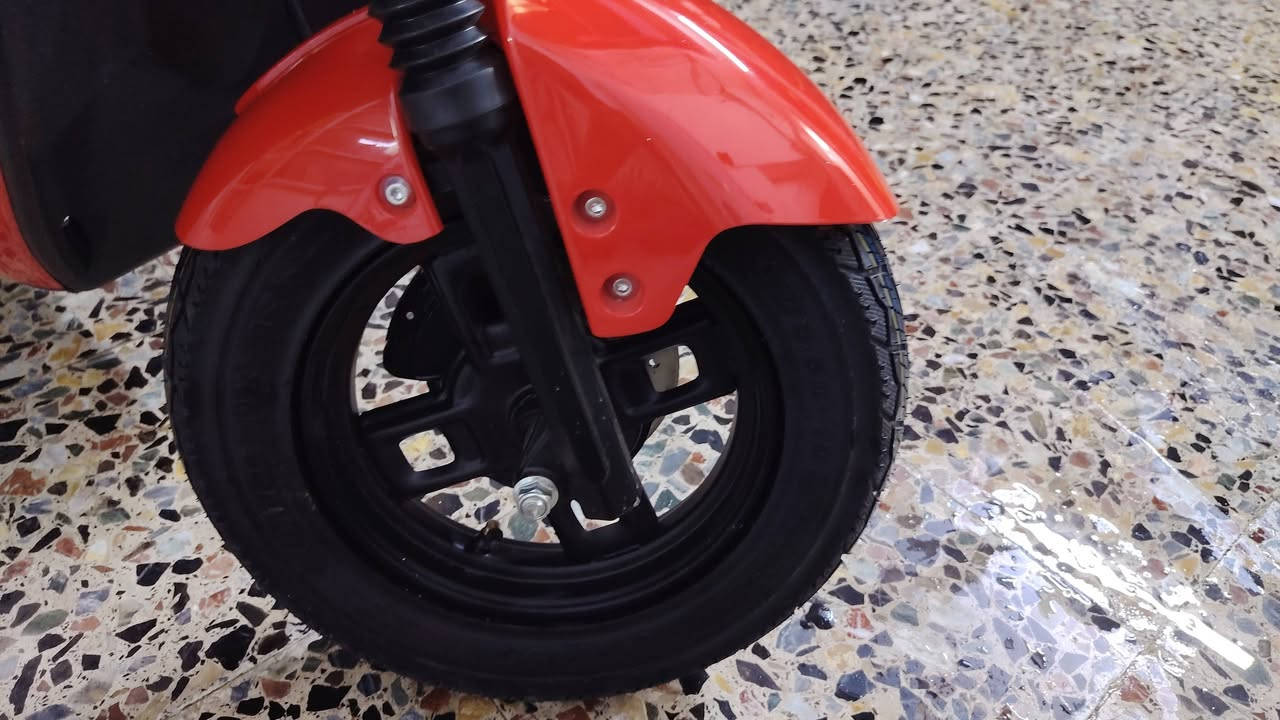 دراجة كهربائية • ما ماشيه • أحمر جذاب