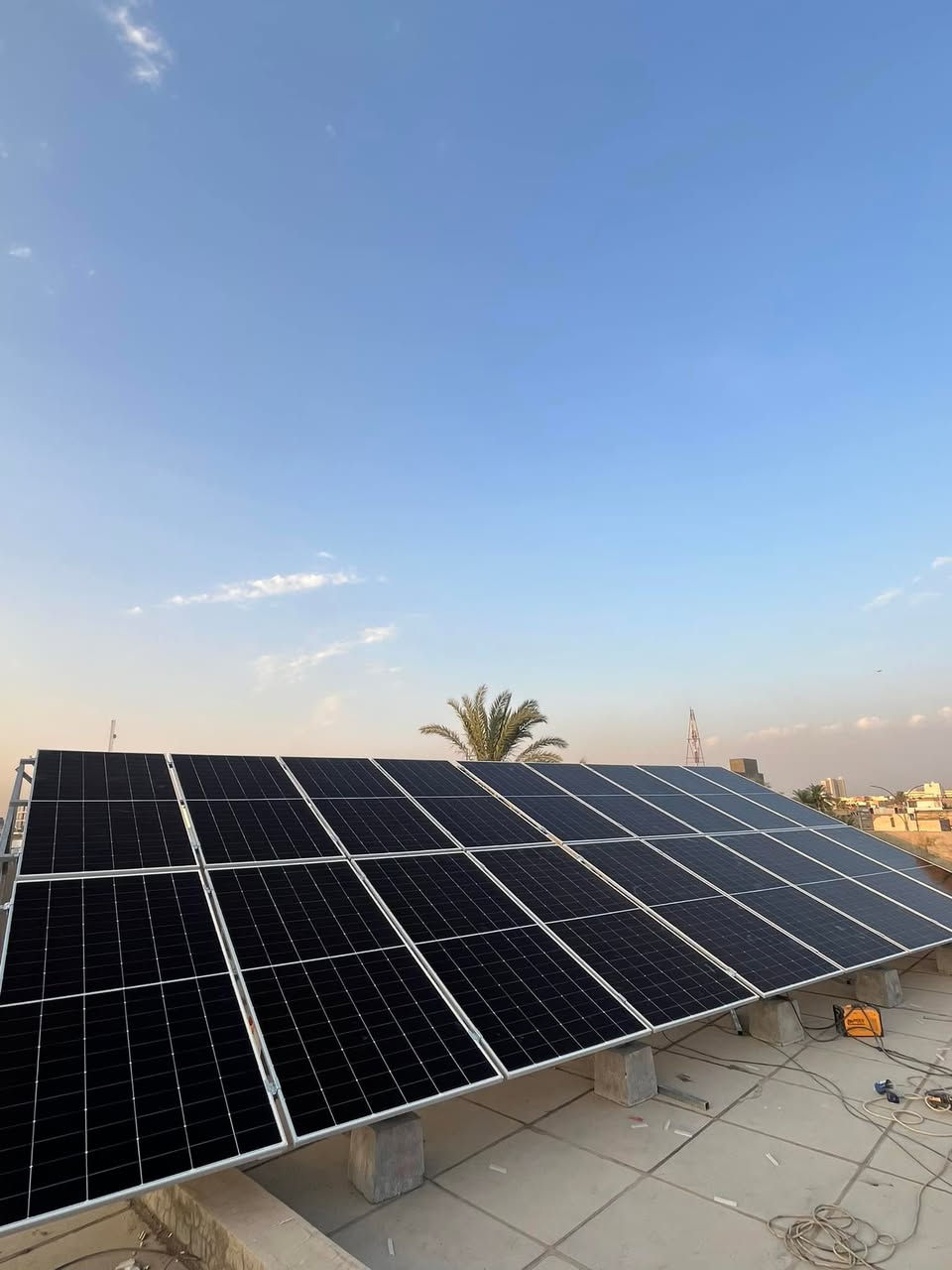 لله الحمد تنصيب منظومة 30 امبير في منزل الحاج 
محمد حميد عيني

- انفيرتر GOODWE  8kwh عدد 2 
- بطارية Dyness 16kwh عدد 2 
Longi x10  -

📍 فرع سامراء – صلاح الدين
سامراء – القادسية – مقابل مول سامراء
📞 محمد: ***********
📞 فاروق: *********** 
📍 الفرع الثاني – الأنبار / الرمادي
شارع المعارض
📞 مؤمن: ***********
📞 علي: ***********
📩 للاستفسار عن المنظومة المناسبة لك، تواصل معنا وسنساعدك باختيار الحجم والمكونات المناسبة.
النخبة للطاقة الشمسية… اختار طاقتك، واحنا نجهزها إلك. ☀️💙
#النخبة_للطاقة_الشمسية #الطاقة_الشمسية #سامراء #صلاح_الدين #الرمادي #الأنبار #منظومات_شمسية #طاقة_شمسية #عروض_الطاقة_الشمسية
