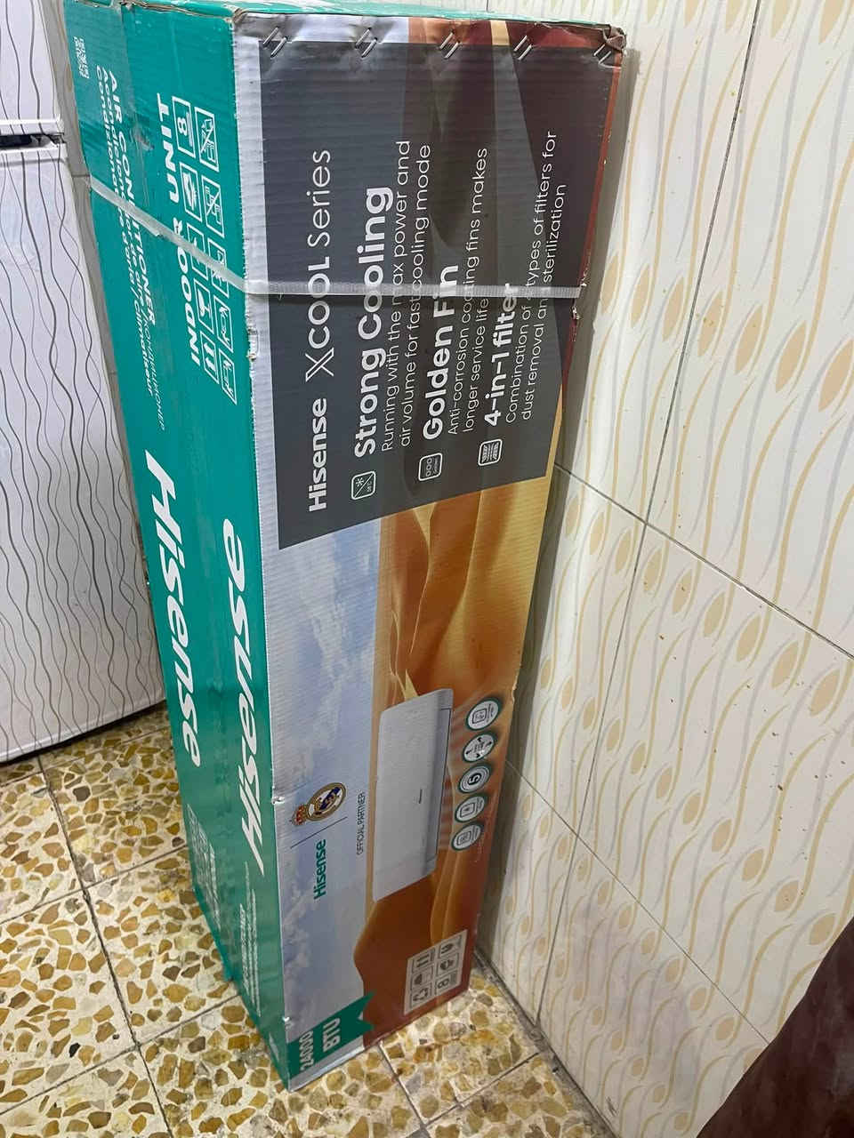 سبلت. هايسنس.  ٢ طن.  جديد لوووك . ممفتوح من كارتون اخذته. عبالي  اشده. بعدين جابولي هديه. سبلت وما احتاجه  اريد ابيعه.   مشتري. ٩٤٠ الف الجديد  للاتصال ***********.       للاتصال واتساب متًوفر.  وقطعه خارجيه جديده بالكارتون حتى القيد ممفتوح.
