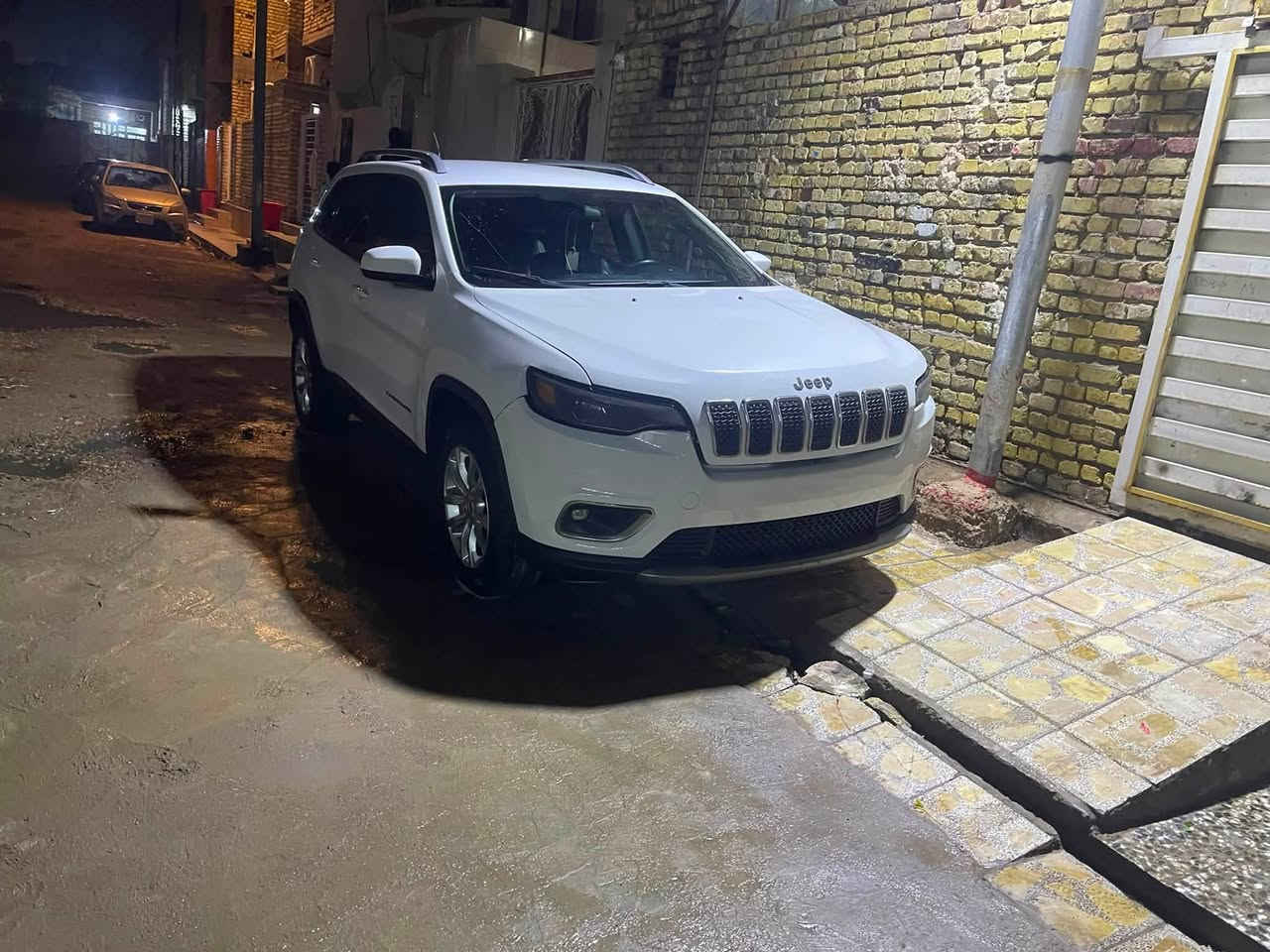 سلام عليكم شباب جيب بزون للبيع 
موديل 2019
رقم ميسان بسمنه تحويل ثاني يوم
مواصفات 
شاشه جبيره 
كامره دواره 
سايد بريك بصمه 
حادث جاملغ وبنيد 
وقبق جنطه مبدل مال كصه 
السعر ولستفسار اتصل مامتواجد عل فيس 
موبايل ***********
مكينه 6سلندر 
بدون فخذه وشاصي
