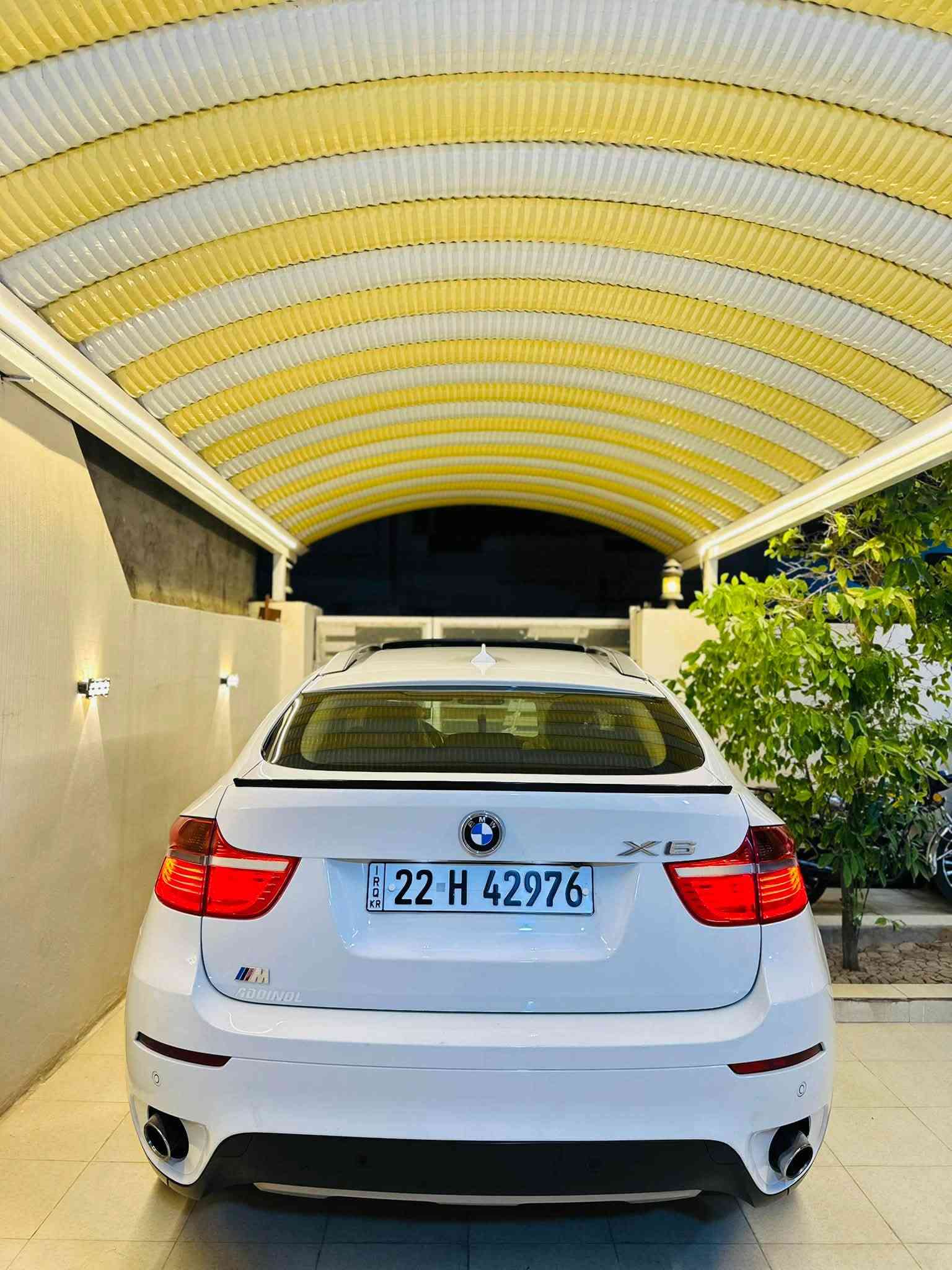 BMW X6 3.5  2011
-------------------------------------
#السعر : 153$ وبيه مجال 
‏
#رقم الهاتف :-***********/ واتساب  

#رقم السيارة : اربيل 

#مكان السيارة : واسط/العزيزية 
-------------------------------------
السلام عليكم 
للبيع   
بي ام  X6 موديل 2011 حجم 3.5 6 سلندر  N55 سيارة خليجية مكفولة بدون ضربة و صبغ كفاله عامة عدا الدعامية الامامية ماشية 155 الف رقم اربيل جديد سيارة بدون اي نقص صفر مسج    
سيارة فول مواصفات
تفاصيل 👇🏼👇🏼
1_ بصمة 
2_محرك 6 سلندر  ✈️⁦⁩+كير مكفولات ⁦
3_تبريد شغال قطعتين ❄️ 
4_سلايت 
6_مراية داخلية+جانبة عاكسة 🔍
7_مري شفط ⚔️
8_ كشنات كهرباء  +ذاكرة خزن  
9_بردات جانبية✨
10-لدات انارة داخلية 💡
11-شاشة   🖥
12-داخل قرميدي 
13-انارة ترحيب 🔦
14_ كاميرات عدد 5
15-حساسات امامي خلفي  
16-ويل حجم 20 بلادي تو سايز+تخم تاير جديد 
17-صدر امامي خلفي جديد  ⚔️⁦
18-اوتو هولد ⚔️ 
19-لايت زنون عدسات زرع 
20-ستيرن كهرباء مع خزن ذاكرة 
21-شاشة اعطال 
22_هاند بريك بصمة 
23- كزوز رياضي 
24_شفتات ستيرن 
25_جنطة كهرباء  

----------------------
