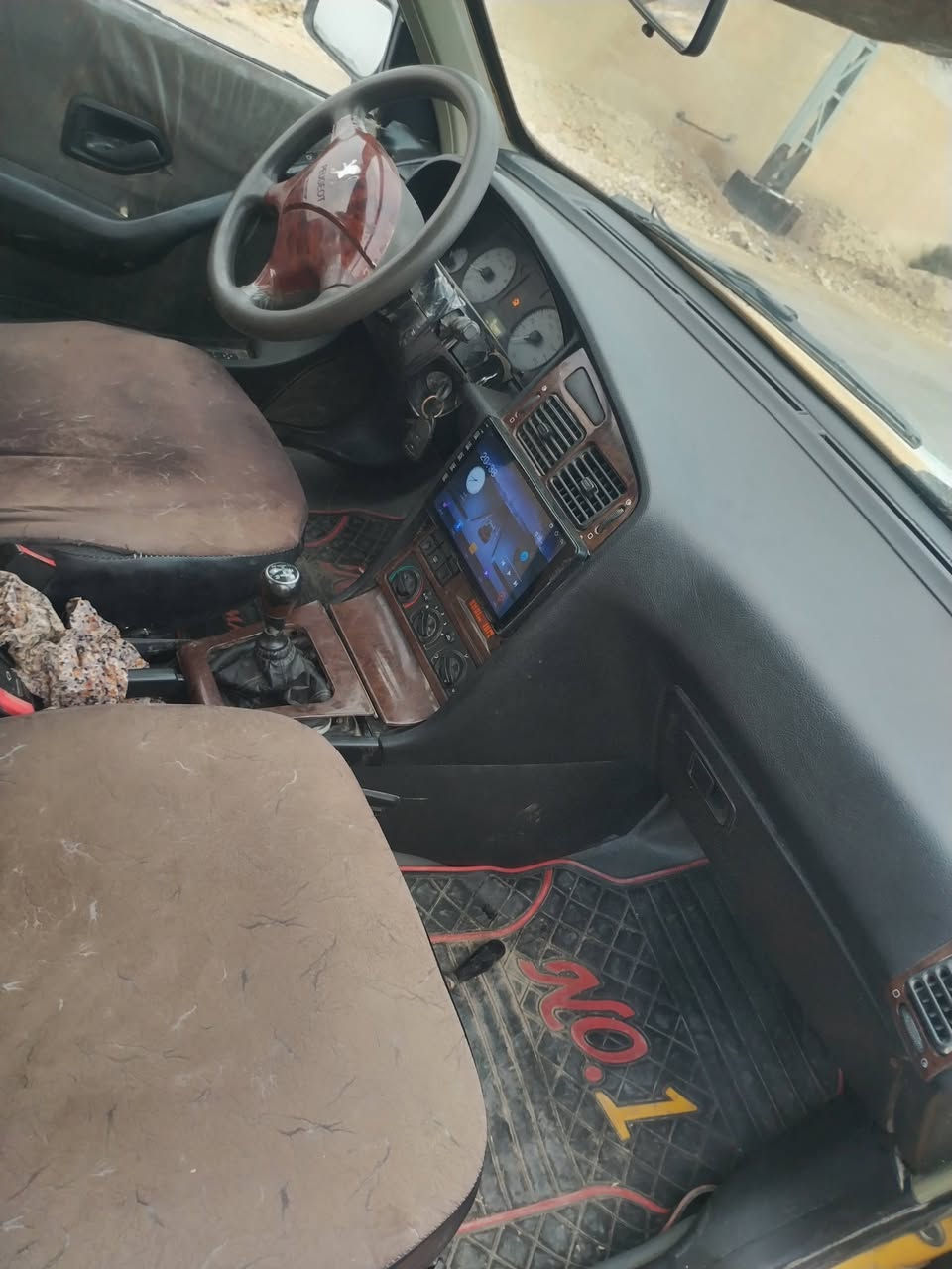 السلام عليكم بيجو بارص موديل ١٥ سياره محرك وكير مكفوله سياره بيه جاملغ مامي صبغ فقط باقي سياره مكفوله تخم تاير جديد صدر جديد مامي وخلفي كله جديد حته فرممه جديده مبدله رقم بغداد دولي بسمي مصفره هيئه وغرامات تحويل مباشر السعر ب٤٢ وبيه مجال الشراي *********** مكان بغداد سياحي قرب سعاده
