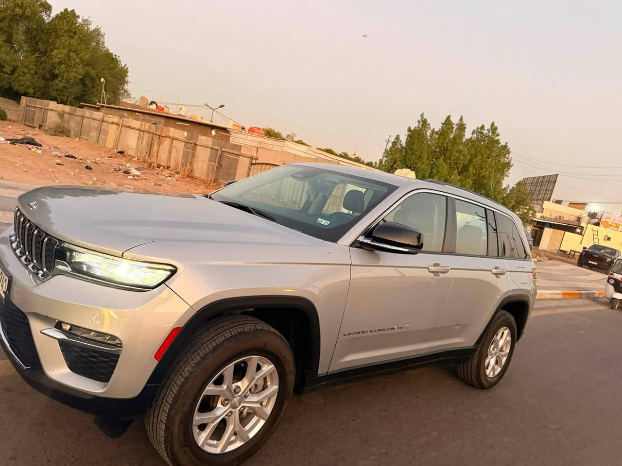 � للبيع جيب شيروكي Limited موديل 2023 – وارد أمريكي

خمسة راكب

وارد أمريكي، بمحرك V6 (6 سلندر)، سيارة نظيفة جدًا، استخدام شخصي وجاهزة للاستخدام.

المواصفات:

 • فئة Limited

 • محرك V6

 • وارد أمريكي

 • كاملة المواصفات عدا البانوراما

 • كراسي جلد

 • تشغيل بصمة ودخول ذكي

 • تشغيل عن بُعد

 • شاشة كبيرة

 • رادار أمامي وخلفي

 • تثبيت سرعة

 • مقاعد كهربائية 

• مع تدفئة  تبريد

• ⁠وخزن ميموري 

شحن واير لس

 • نظام صوت مميز

 • تحكم بالدركسون

 • دبل

رقم بغداد 

الممشى:

(حوالي20,000 ميل)

ملاحظة:

السيارة نظيفة جدًا واستخدام شخصي، حادثه موضح بالصور ، وكل شيء موضح بالصور.

💰 السعر: 27،500 دولار

📍 الموقع: بغداد – “الدوره

📞 للتواصل:***********
