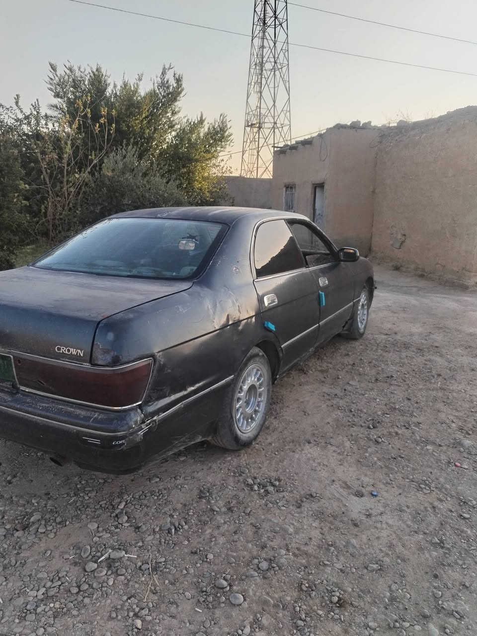 السلام عليكم بطة أدوات بدون كص محرك بي بدايت صوت بس اول ما شغل كير مشدود مال كصة جديد صدر فوك النص عمر كشر وقرفة شوف العين كهربيات نقص مابيهة كلو شغال مسجل وأربع سماعت شغال رونات كلها شغالة باور ستيرن بي ثكل السعر 11ورقة مكان السيارة العلم قريت الربيضة مراوس حسب القناعة ***********
