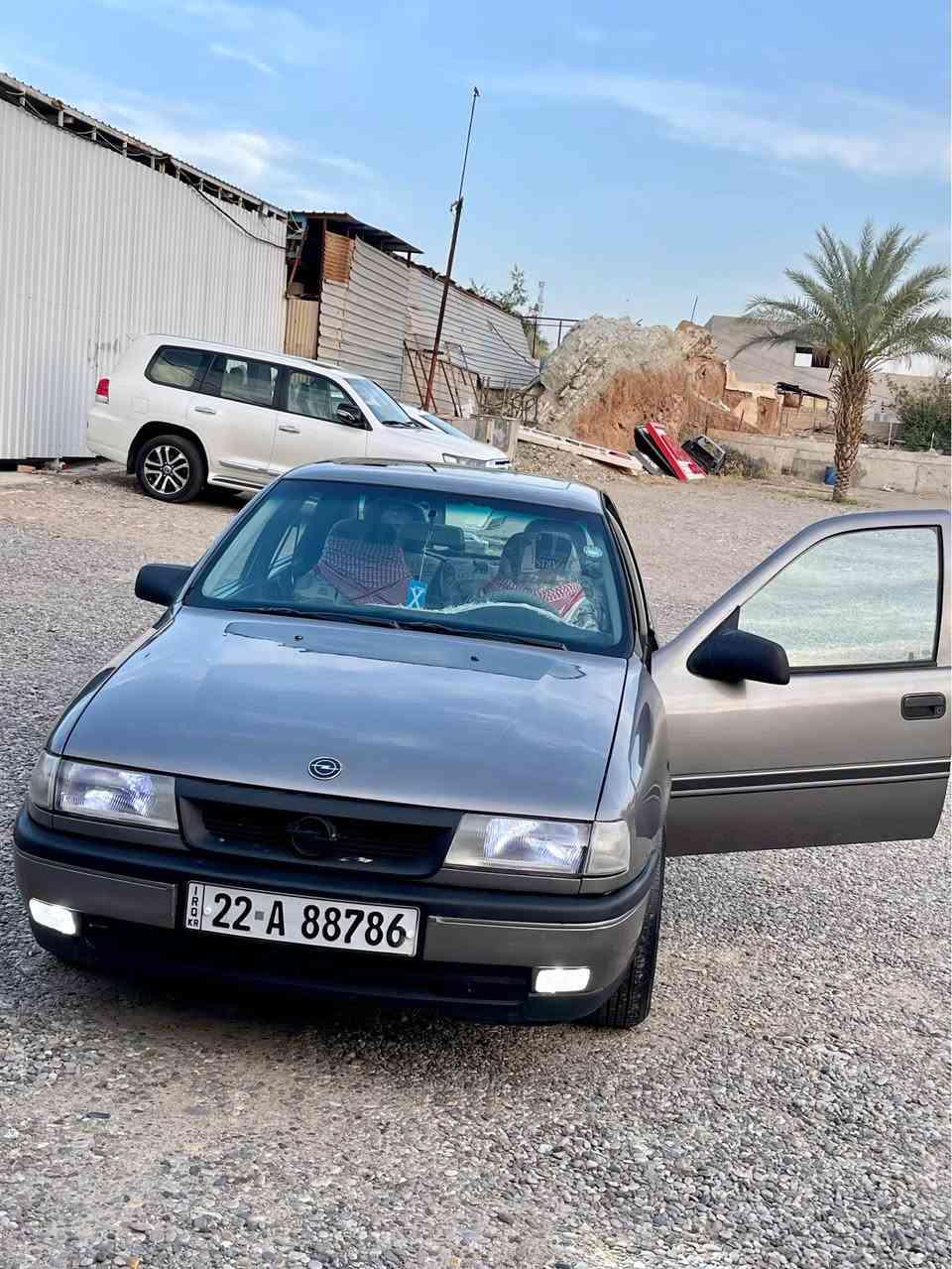 موديل 1992
سنوي 2025
بيها كوبون بنزين
كير و محرك بشرط
صبوغ عام 
سعر43و بي مجال 
مكان سياره كركوك
ره قم *********** كركوك, العراق
