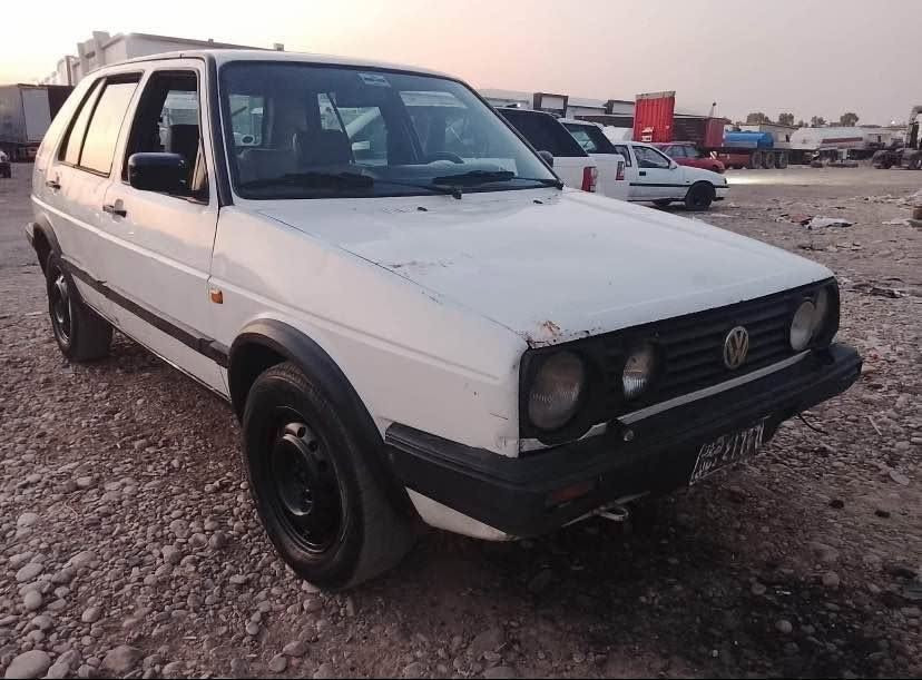 تەنها 8گەڵا 😱
گۆڵف 1989 جوار بستۆن مەکینە بیلاد گێڕ عادی 4گێڕ بە بەگەوە 5 سەنەوی و ئەوەلیاتی هەیە بەشەرت نرخی 8 گەڵا ژ.م ***********
*********** كالار, السليمانية
