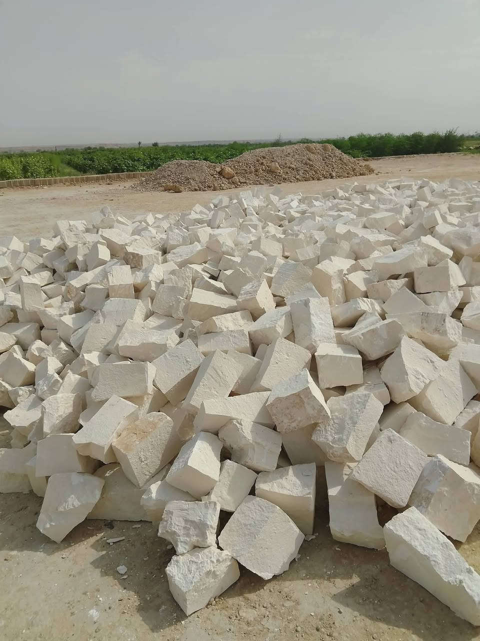 السلام عليكم يوجد عندنا حجر درجة اولى يوجد عندنا رمل درجة اولى يوجد عندنا حصو درجة اولى يوجد عندنا جص رمادي درجة اولى ***********
