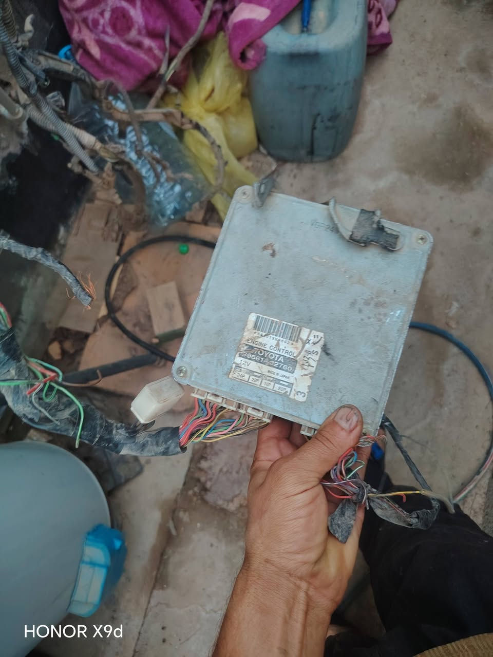 سلام عليكم يوجد كور بطه 3000مجول كمل ملحقات وعقل وضفيرهالسعر ولستفسار التصال***********

نص مكتوب في الصور:
- HONOR X9d