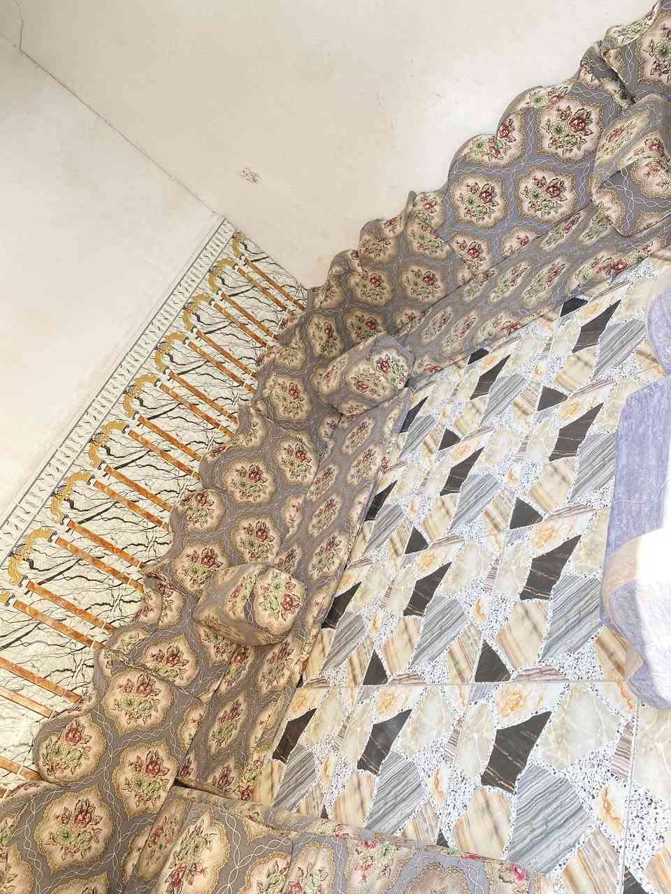 كعده عربيه قياسهه ٦امتار
بيع مستعجل ب 75 العنوان القبله شارع المدارس للتواصل,***********

