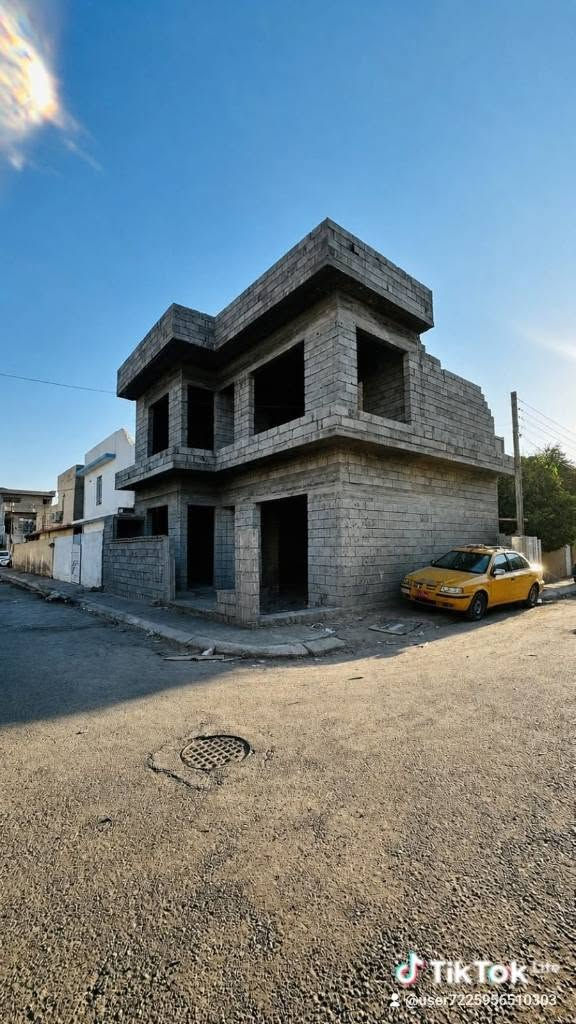 هيكل للبيع مساحه 100متر مربع ركن حي الخضراء خلف المعارض سعر 115مليون بيه مجال للاستفسار اتصال ***********
