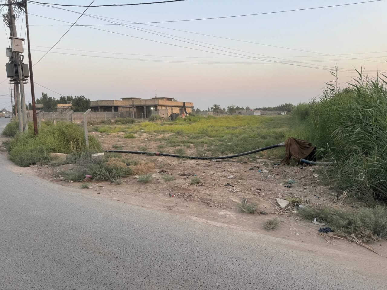 دونمين للبيع مساحه 6000م عقد زراعي  35  مكان قرية العوادل يبعد عن جسر الفرنسي ٥٠٠م ماء كهرباء تبليط 
مميز ركن يرهم مزرعه ويرهم توزيع قطع سكني تفاصيل اكثر بالفيديو 
ستفسار على رقم ***********
