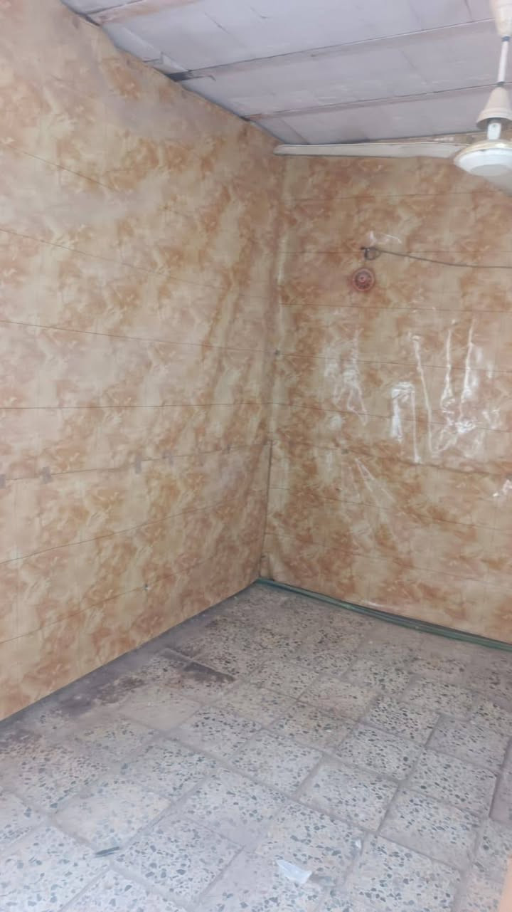 بيت بلدية للبيع معاملة كاملة مقيم ٦٥ مليون مساحة ٢٠٠ متر بناد فقط غرفة وصالة ومطبخ وتخاريج يباع عرصة سعر ٢٩ مليون نداء شارع ٢٠ المكاتب قرب جامع ام البنين مكلف بالنشر تواصل ***********
