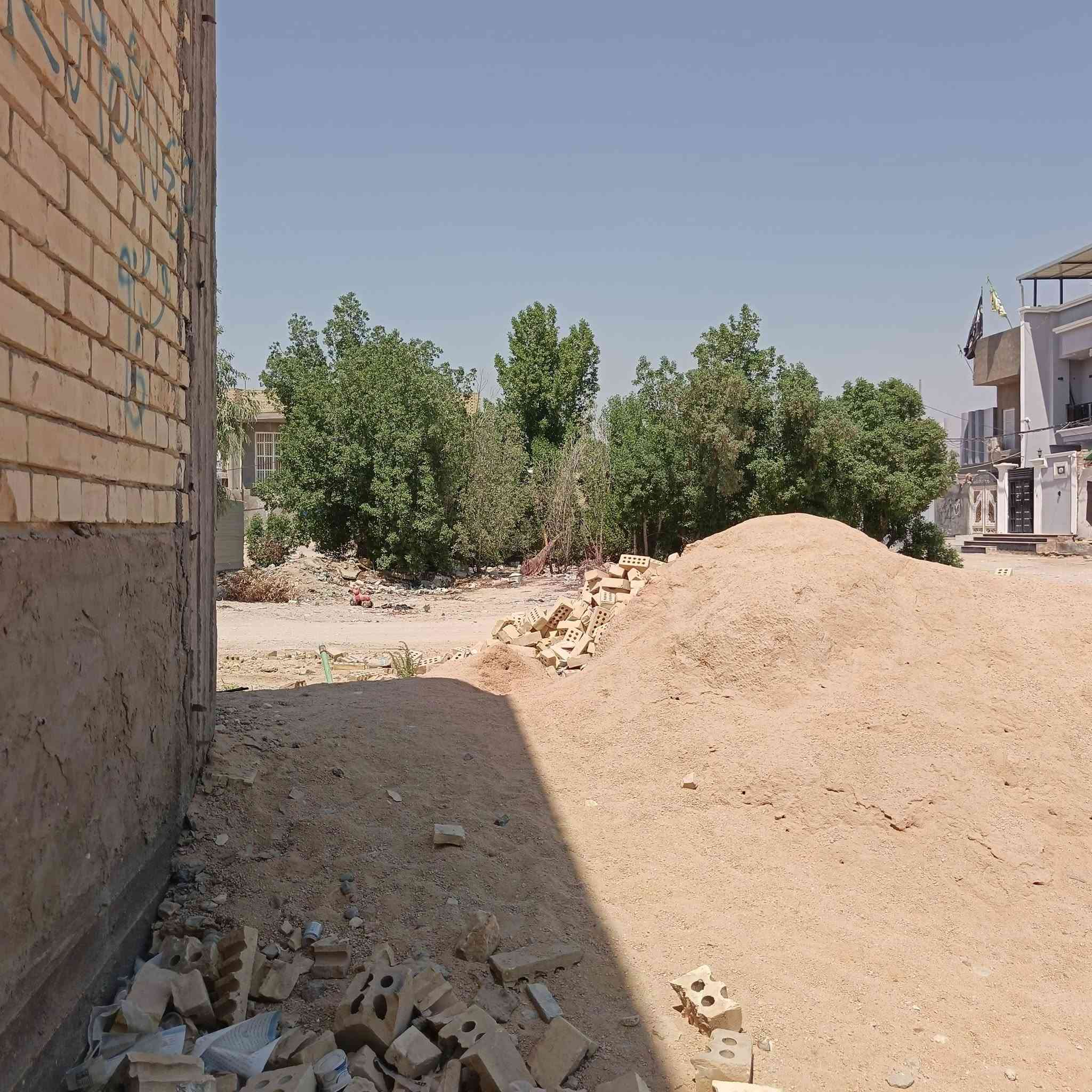 عرصة للبيع ١٠٠متر حي النداء منطقة ال ٨٧٠٨٣ على ساحة خلف شارع ٦٠ الكفيل و٦٠ العرضي الثاني سعر ٥٠ قليل مجال  من راعيها مباشر بدون دلالية للاستفسار الاتصال ***********
